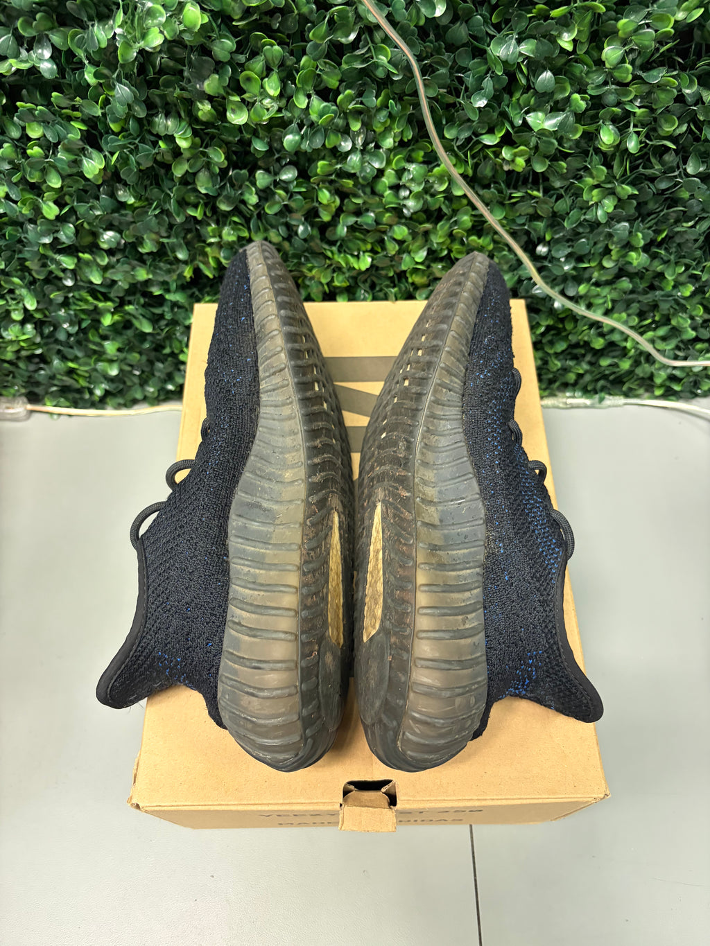 Yeezy Boost 350 V2 "Dazzling Blue" Size 10 Preowned