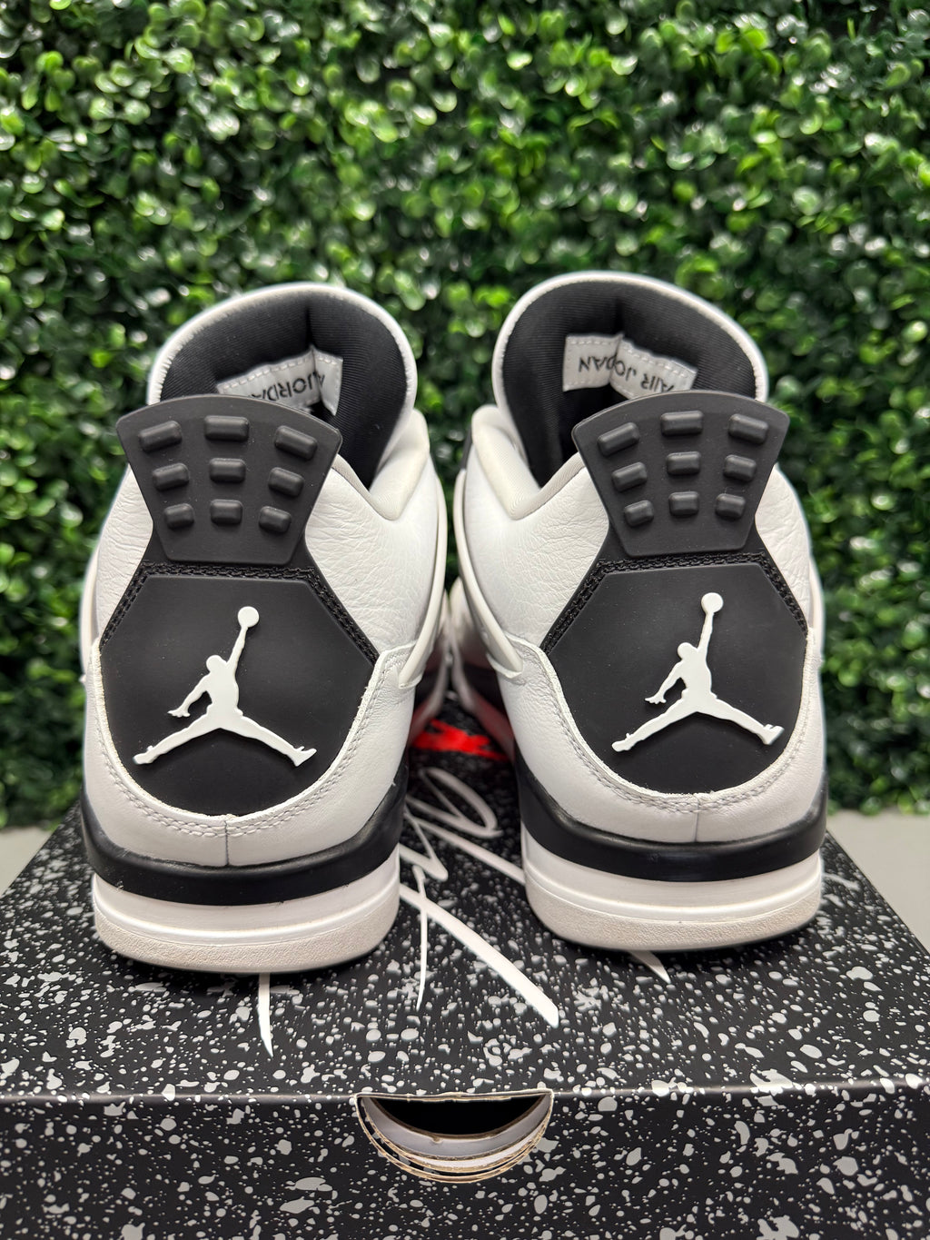 Jordan 4 "Military Black" Size 10 Preowned