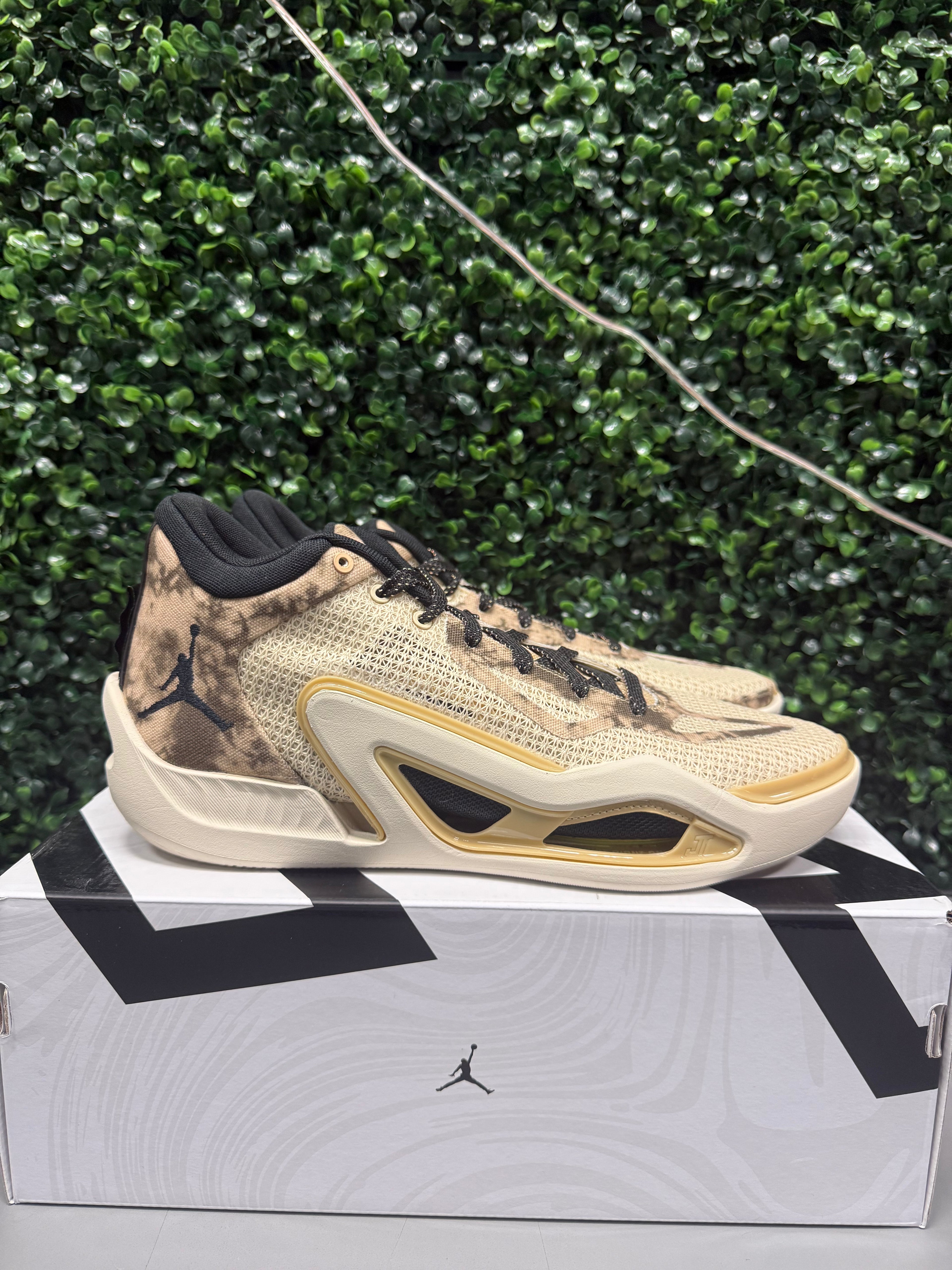 Jordan Tatum 1 "Tunnel Walk" Size 9.5 Preowned