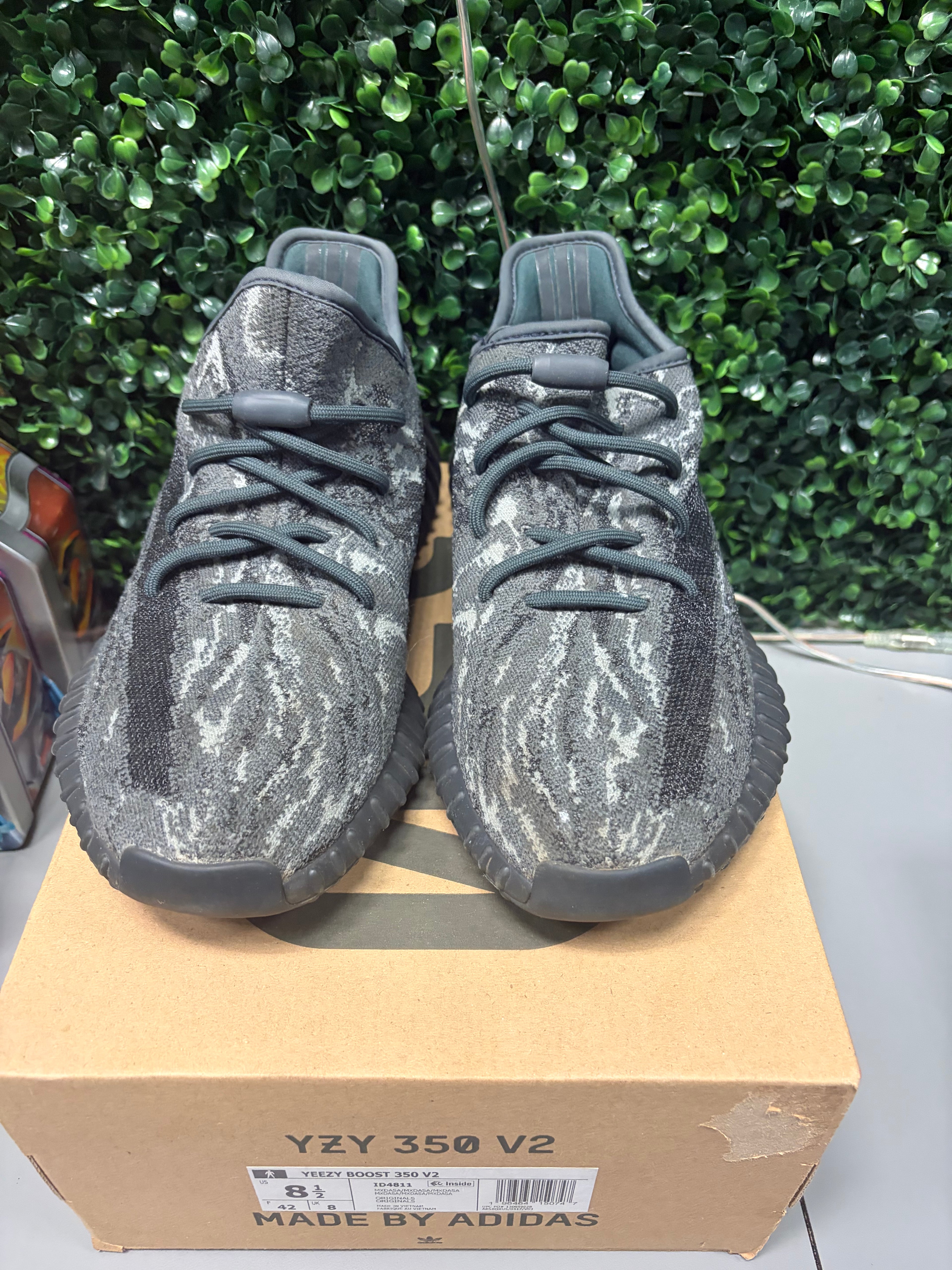 adidas Yeezy Boost 350 V2 "MX Dark Salt" Size 8.5 Preowned