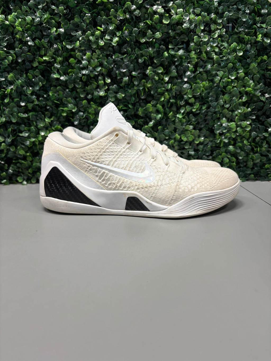 Nike Kobe 9 Elite Low Protro "Halo" Size 9.5 Preowned (No Box)