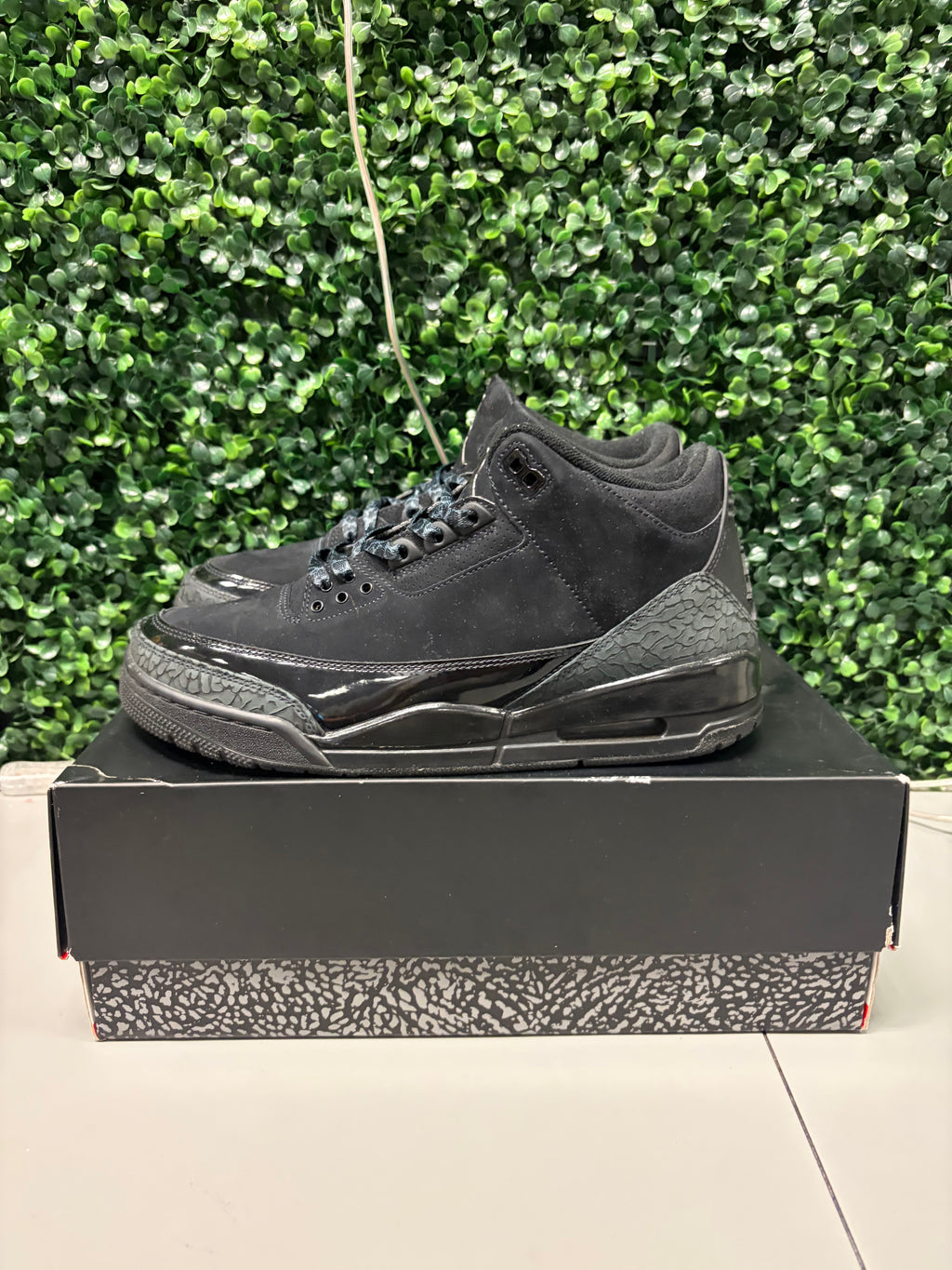 Jordan 3 Retro "Black Cat" Size 9.5 Preowned