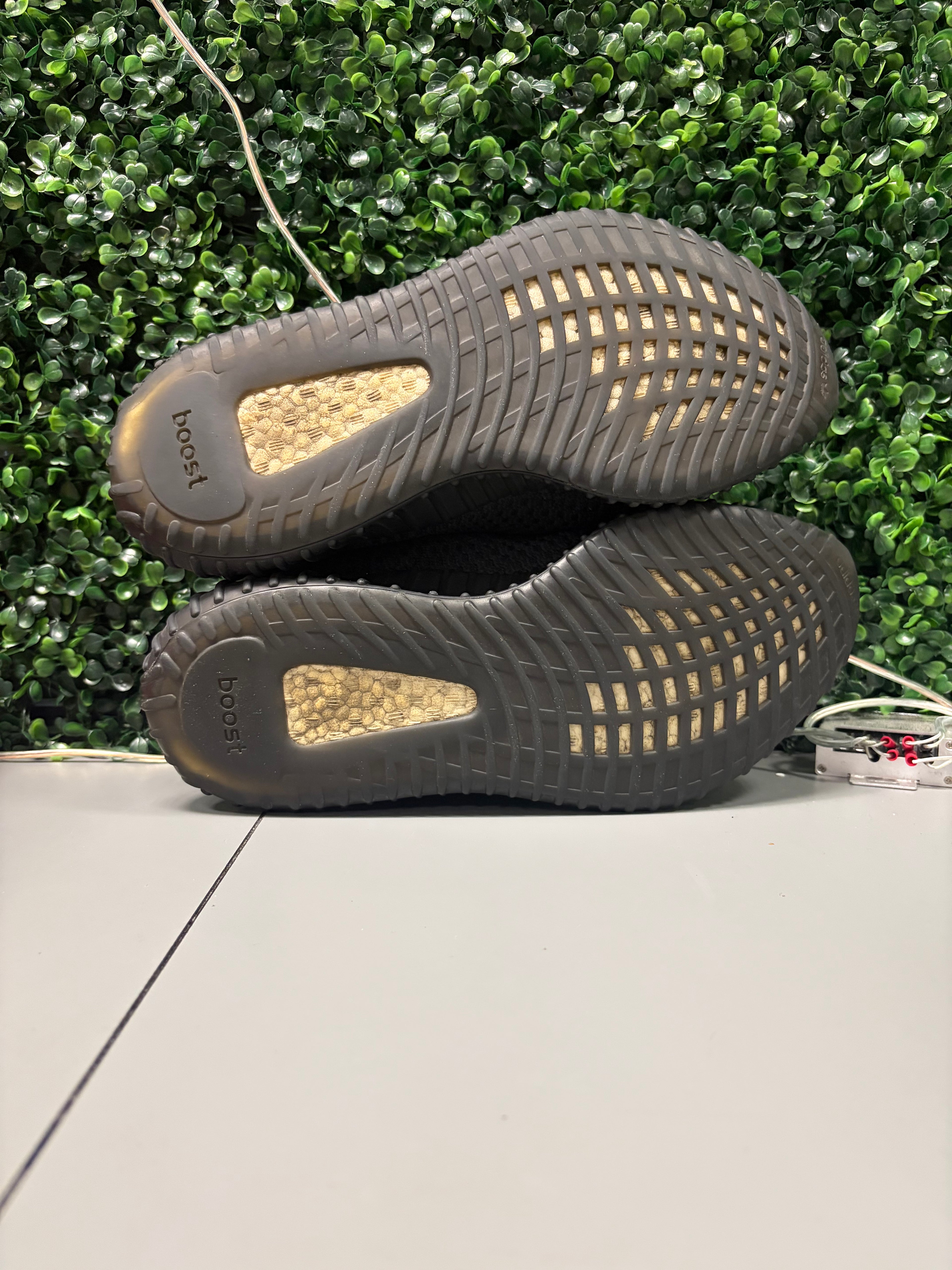 Yeezy Boost 350 V2 "Black" (Non-Reflective) Size 11.5 Preowned