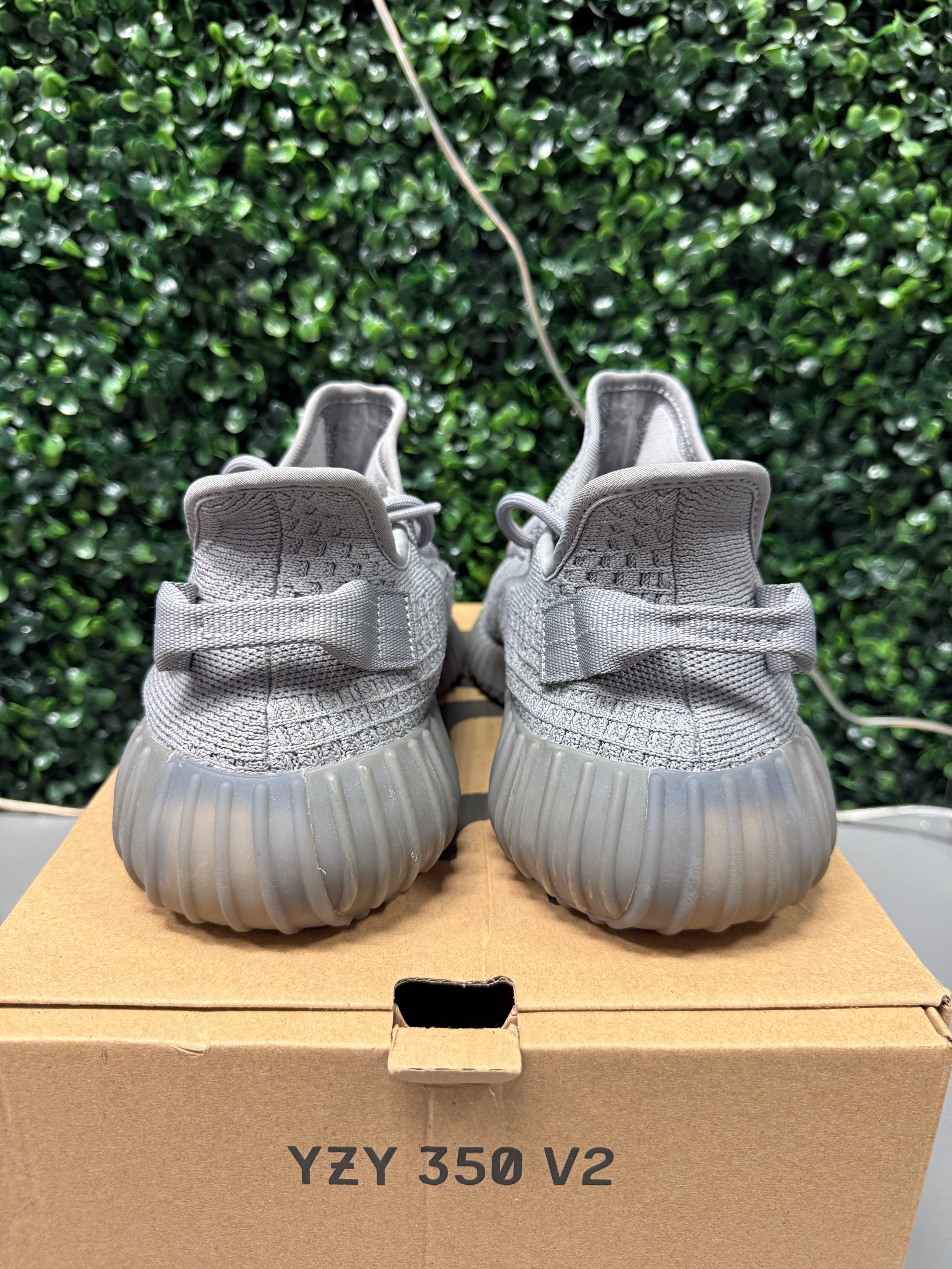 Yeezy 350 V2 "Steel Grey" Size 10.5 Preowned