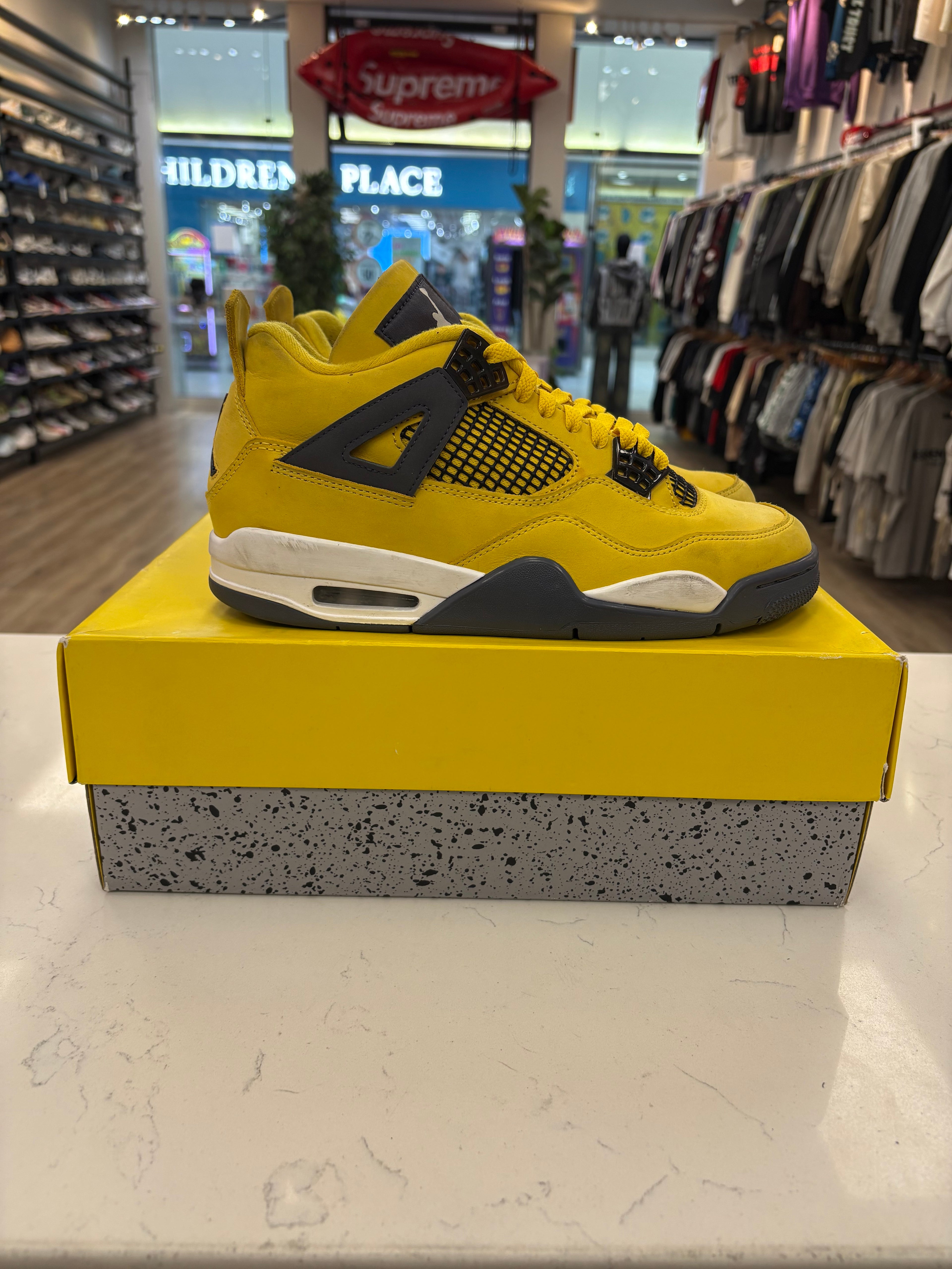 Jordan 4 “Lightning” Preowned Size 8.5