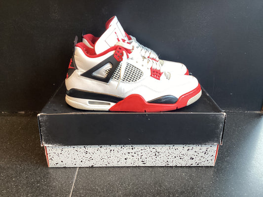 Jordan 4 “Fire Red” Preowned size 9.5