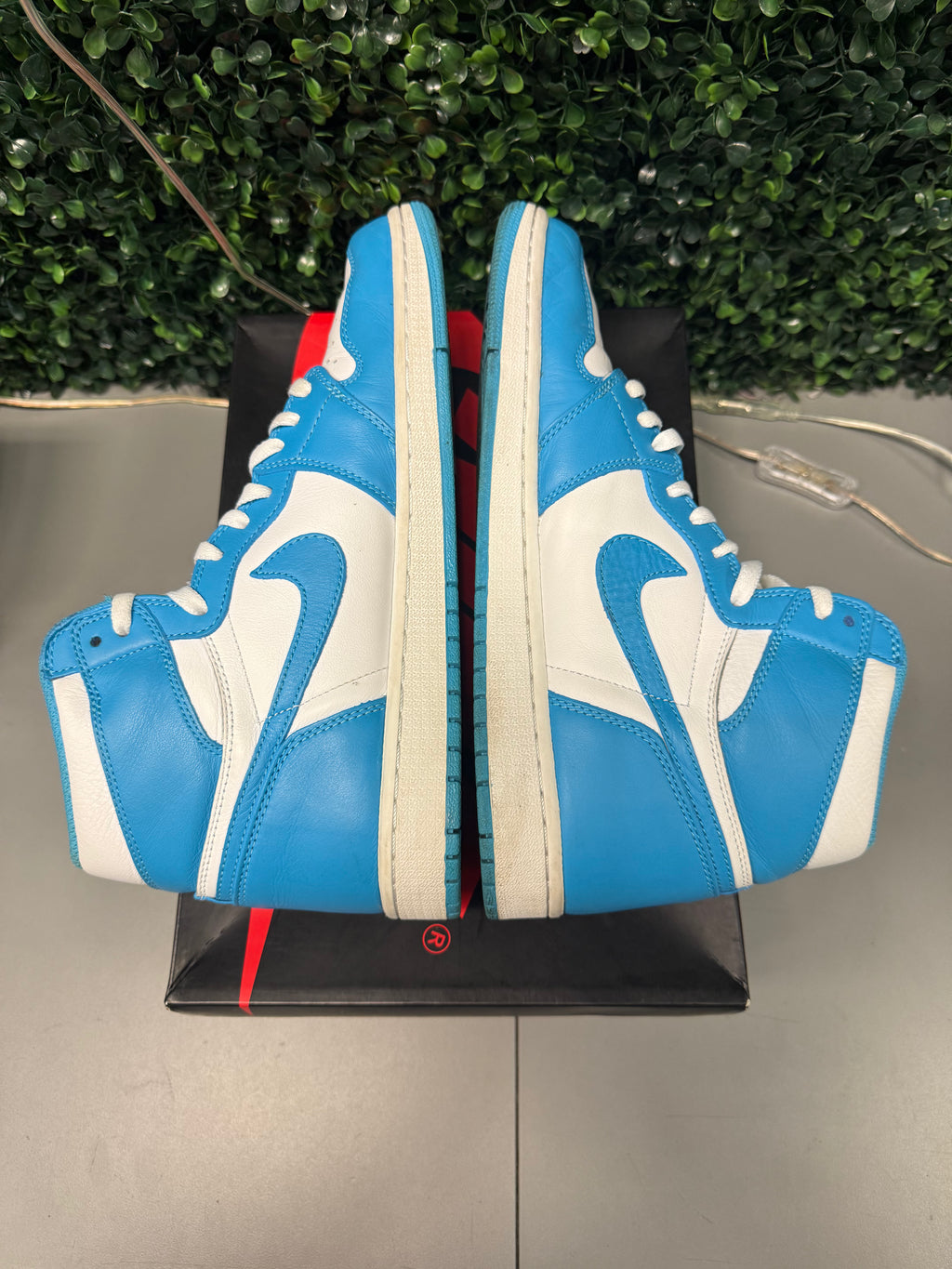 Jordan 1 High OG “UNC 2015” Size 11 Preowned