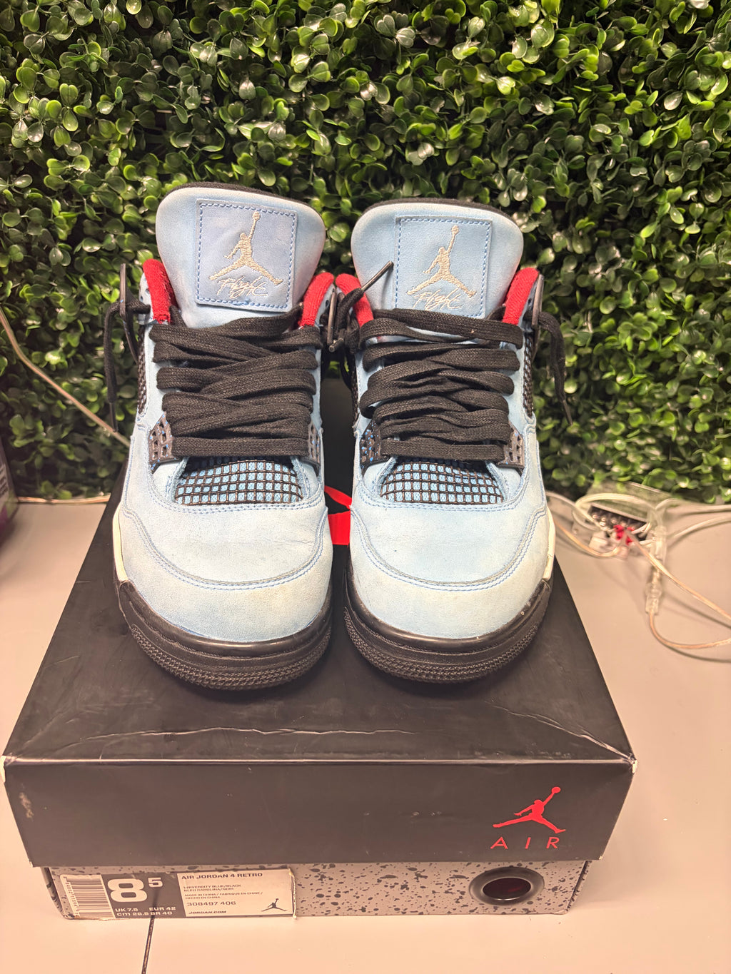 Jordan 4 Retro "Travis Scott Cactus Jack" Size 8.5 Preowned