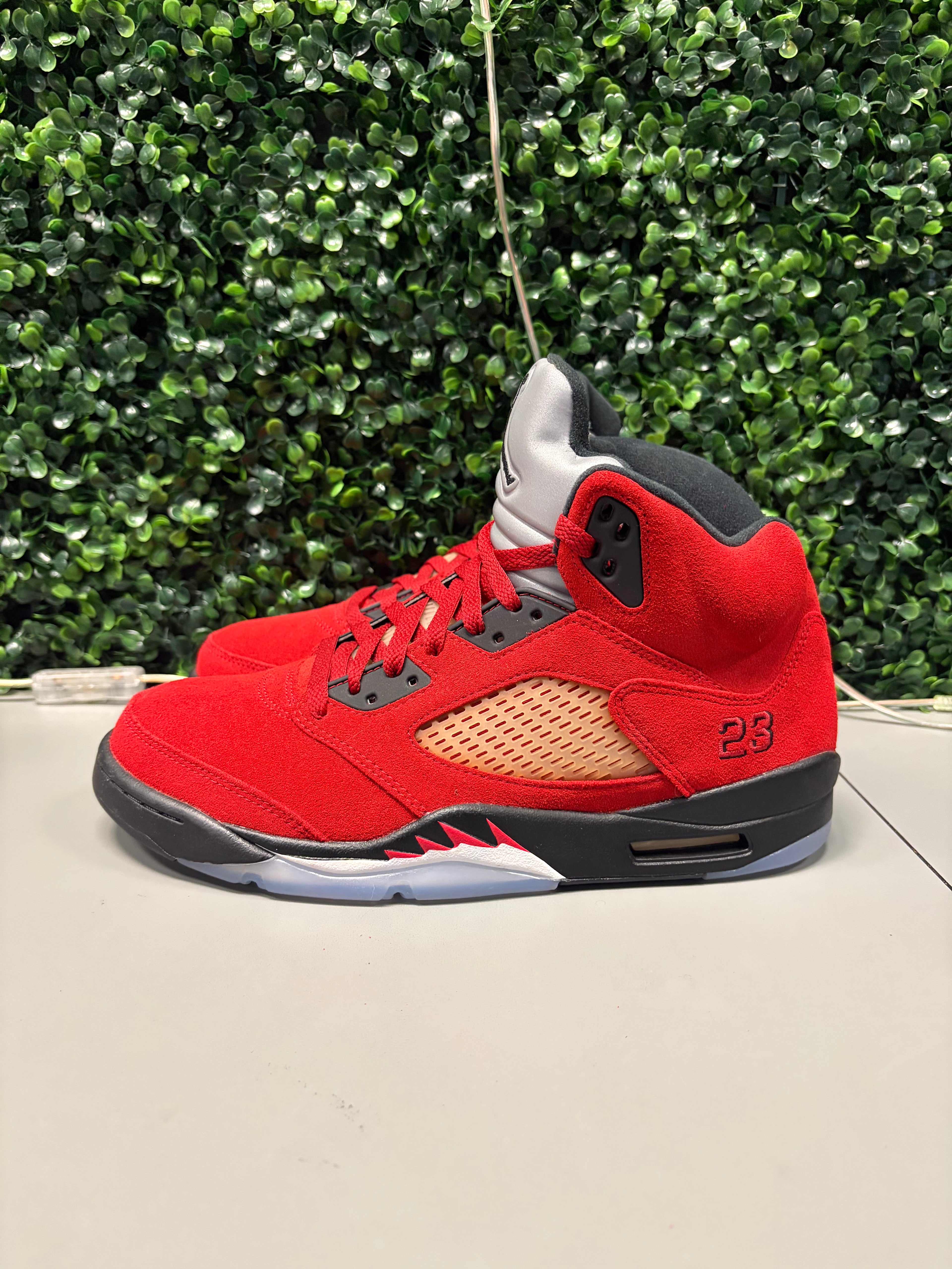 Jordan 5 Retro "Raging Bull Red" Size 10.5 Preowned