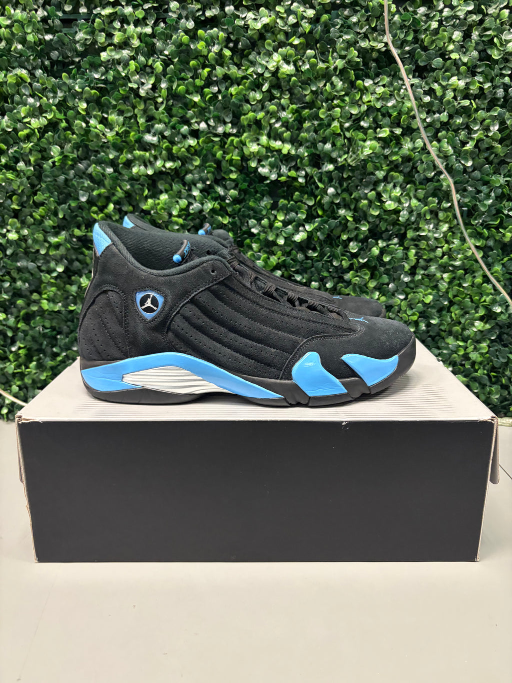 Jordan 14 Retro "Black University Blue" (2026) Size 12 Preowned