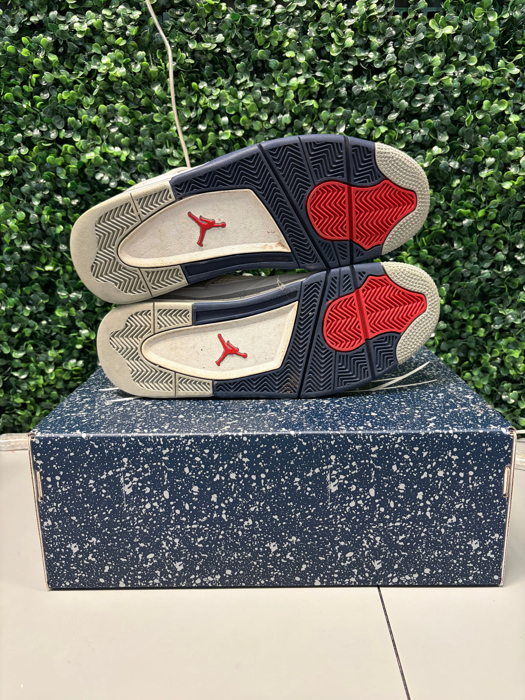 Jordan 4 "Midnight Navy" Size 11.5 Preowned