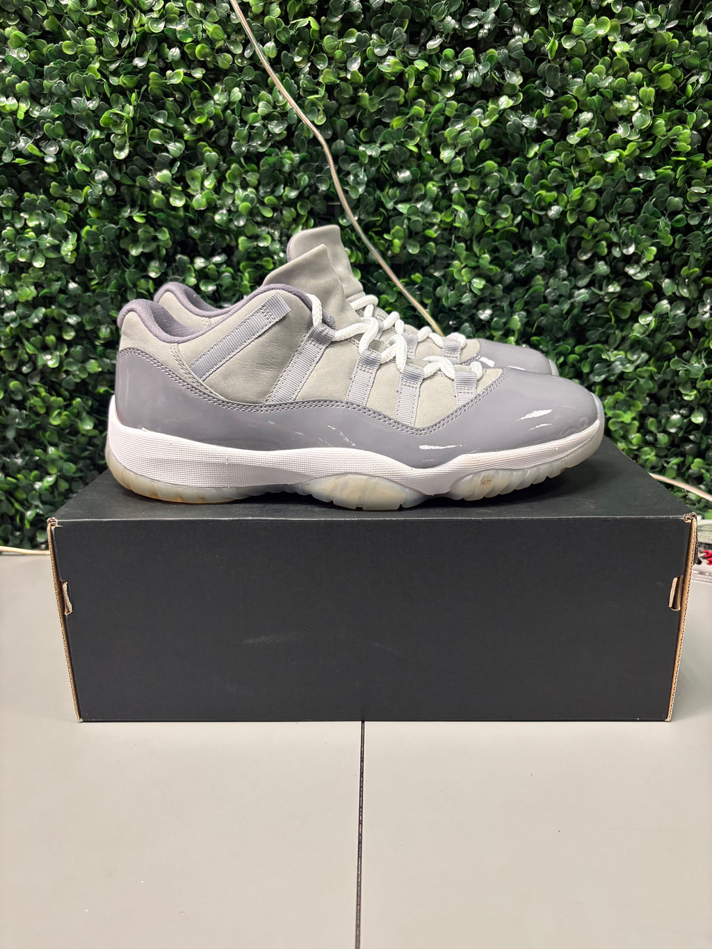 Jordan 11 Retro Low "Cool Grey" Size 9.5 Preowned