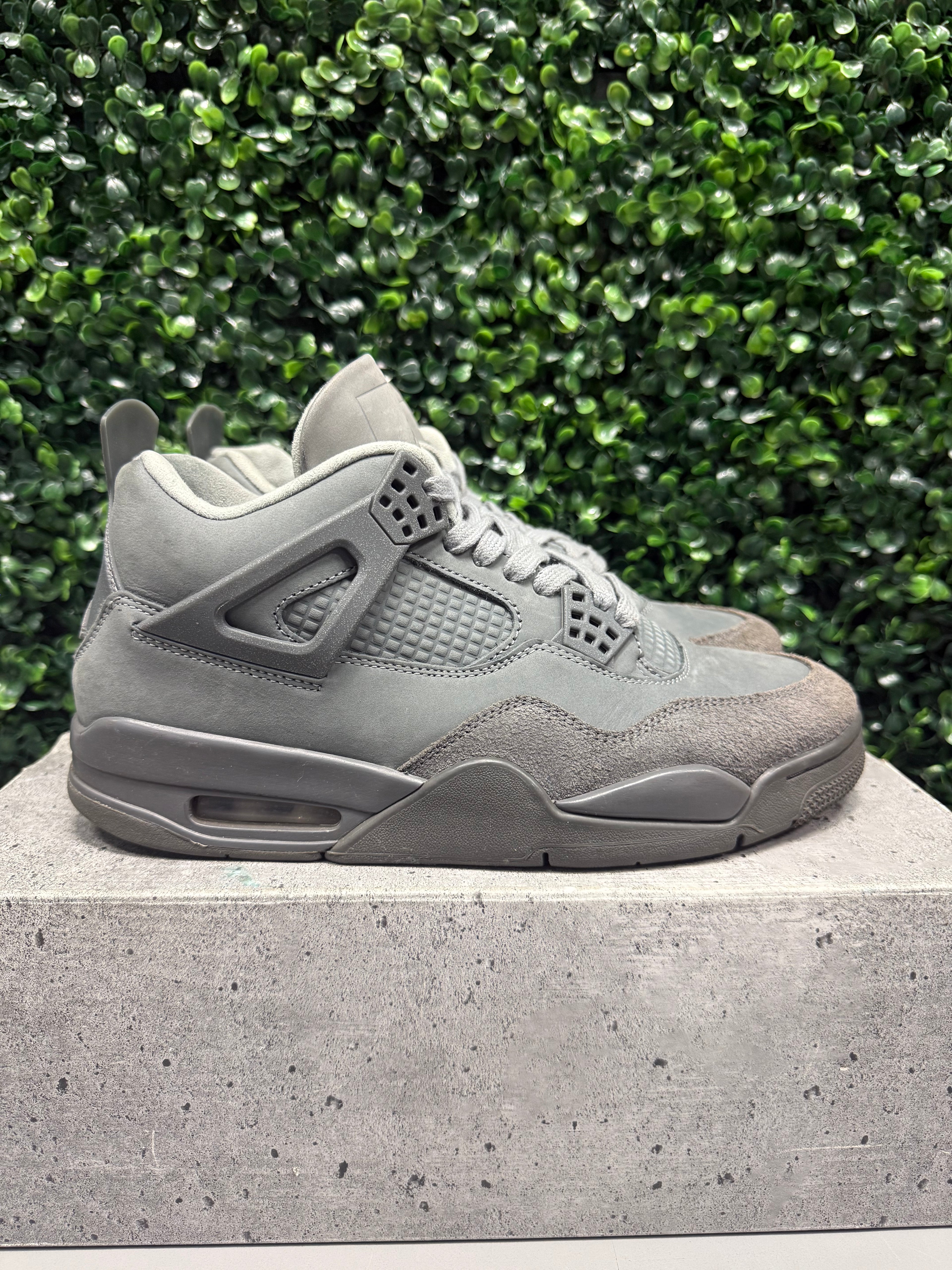 Jordan 4 "Wet Cement" Size 8 Preowned