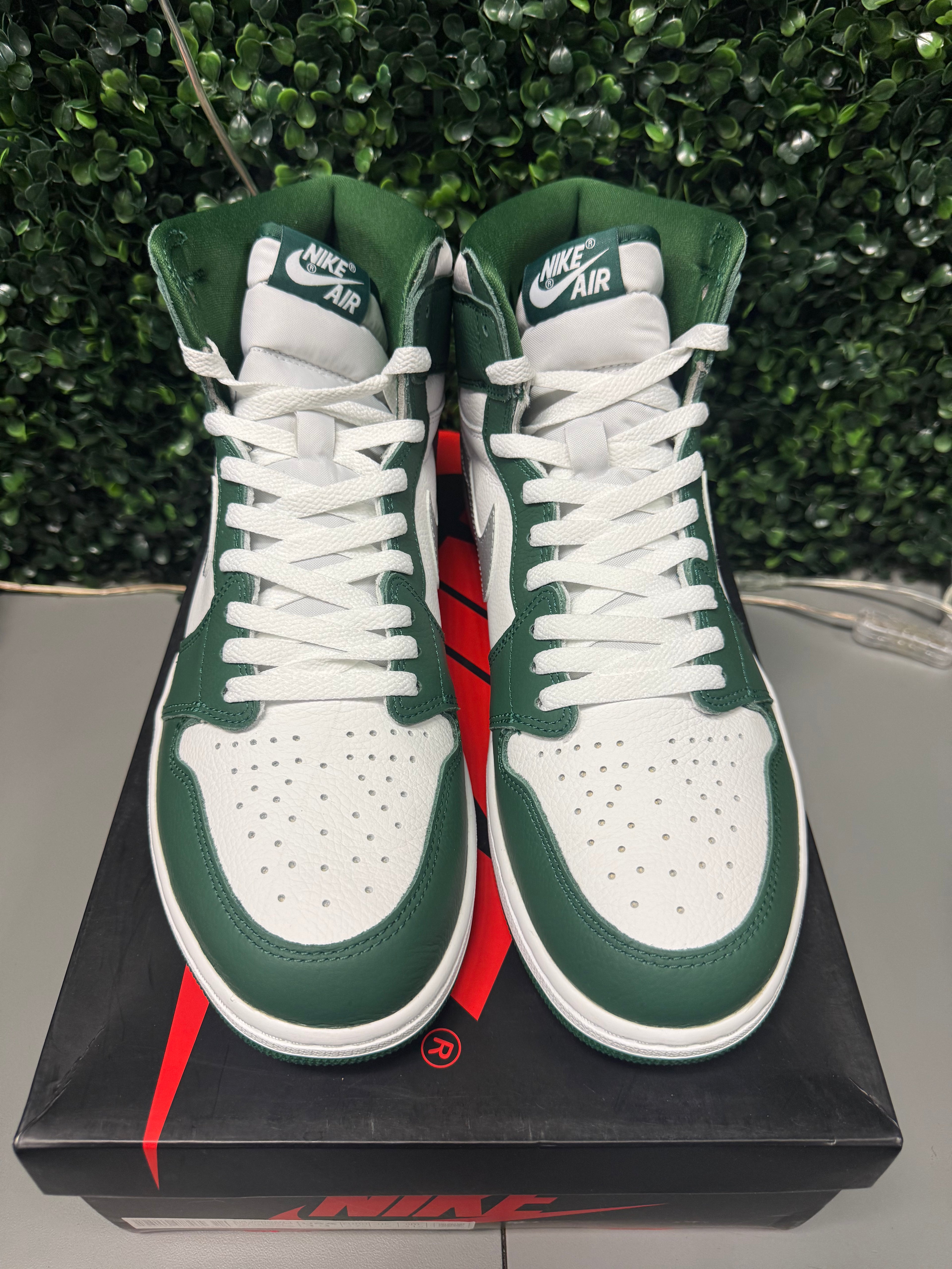 Jordan 1 Retro High OG Gorge Green "Size 13 Preowned