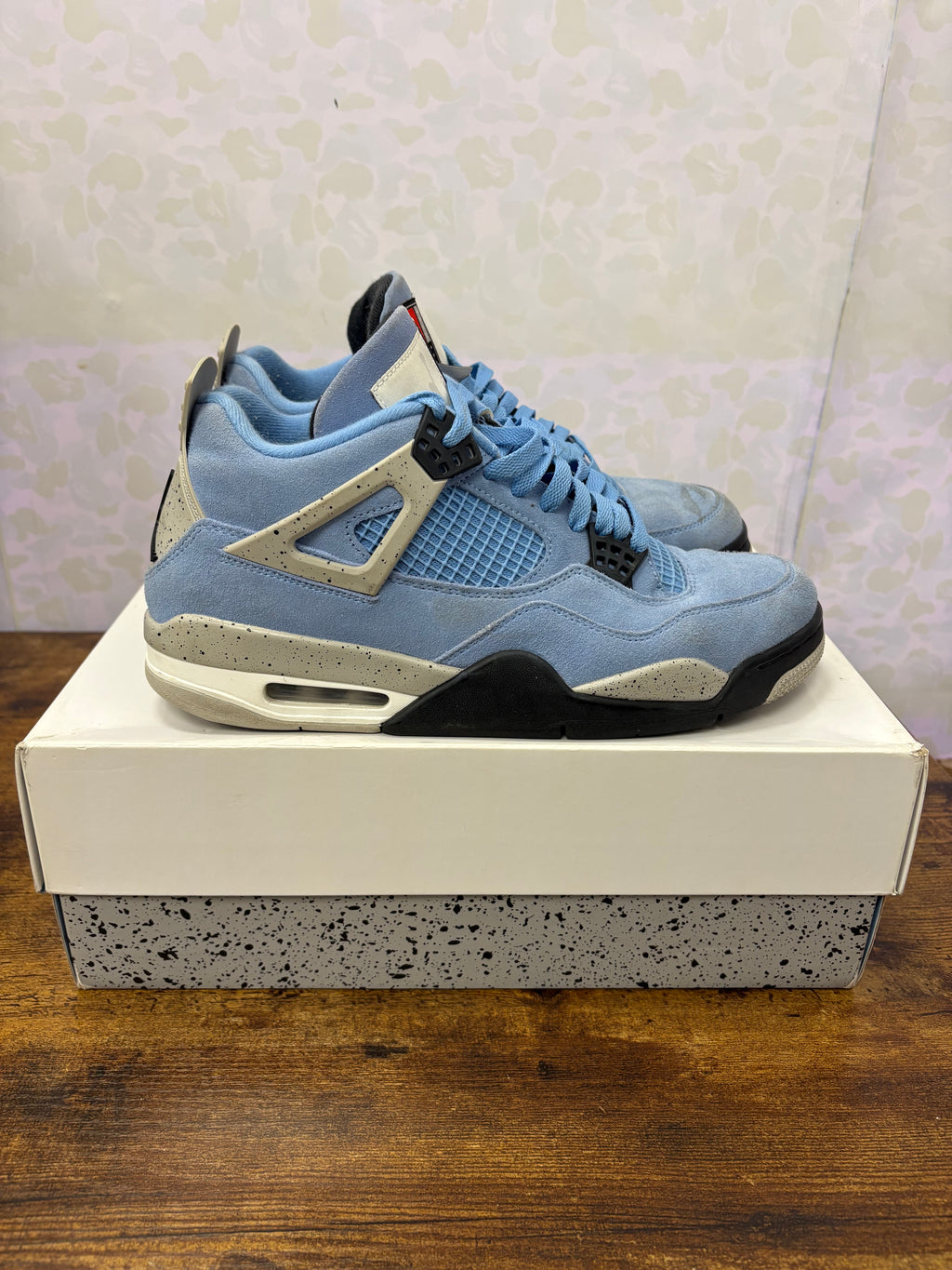 Jordan 4 “University Blue” Size 10.5 Preowned