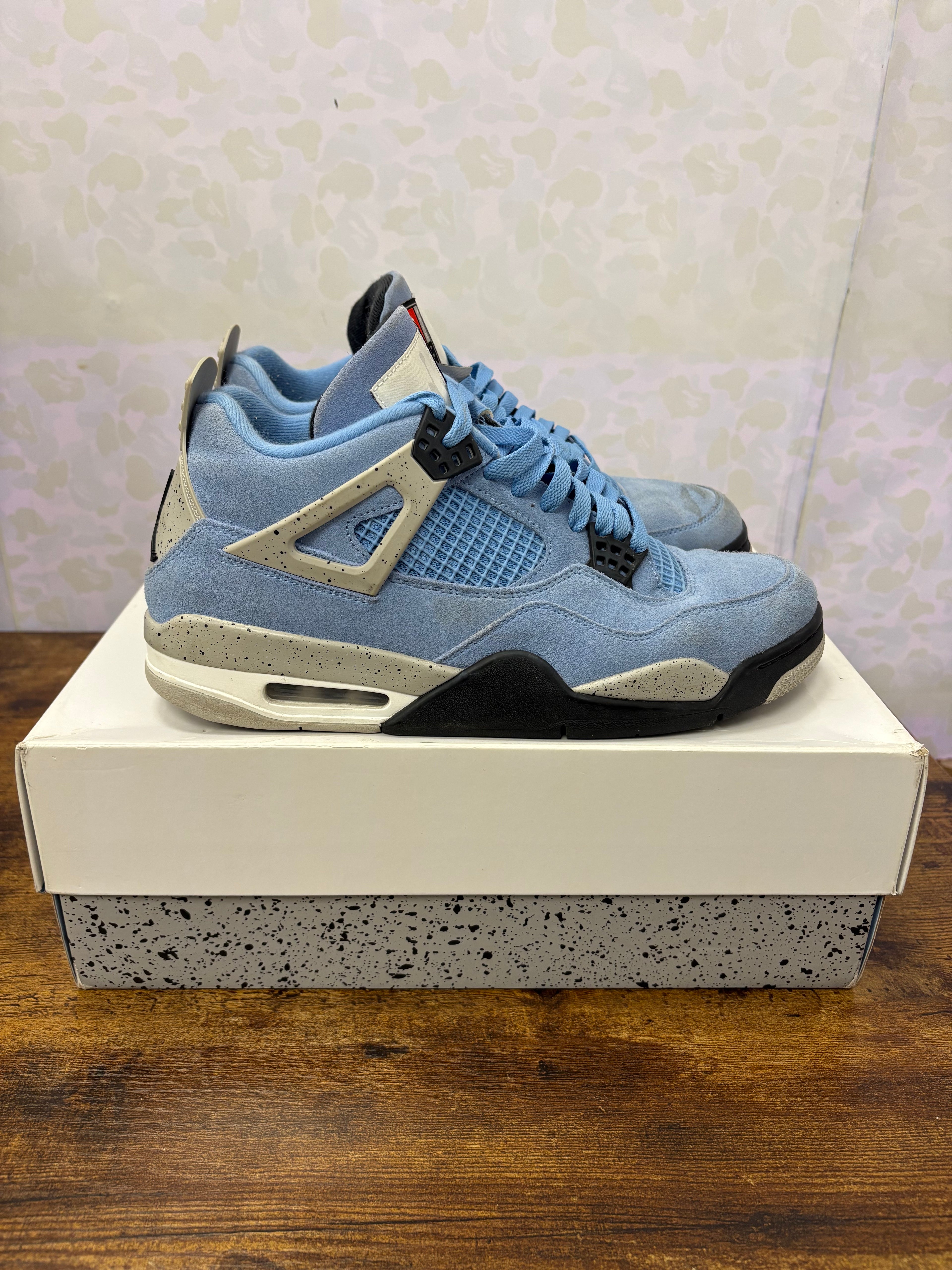 Jordan 4 “University Blue” Size 10.5 Preowned