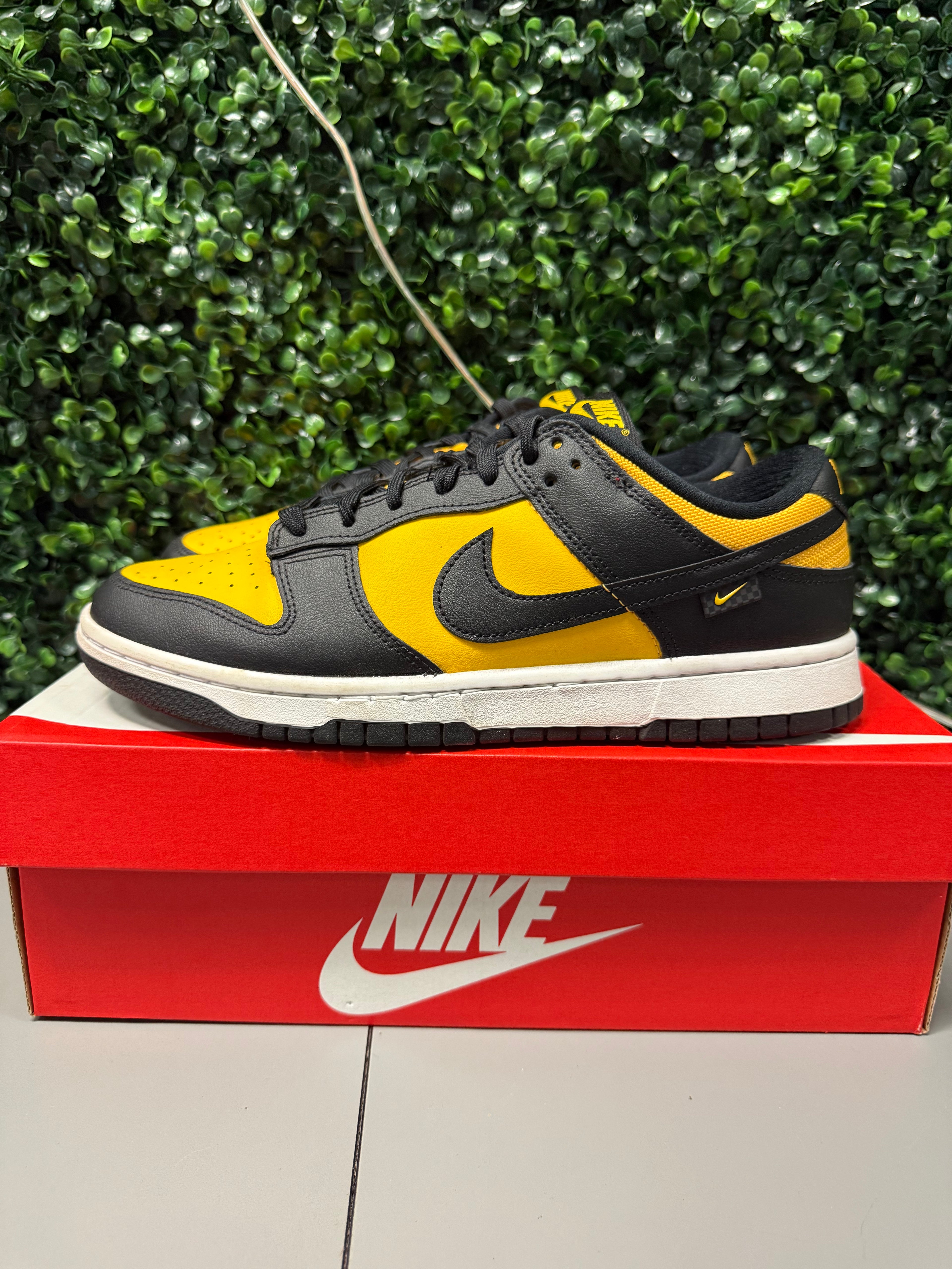 Nike Dunk Low "Reverse Goldenrod" Size 9 Preowned