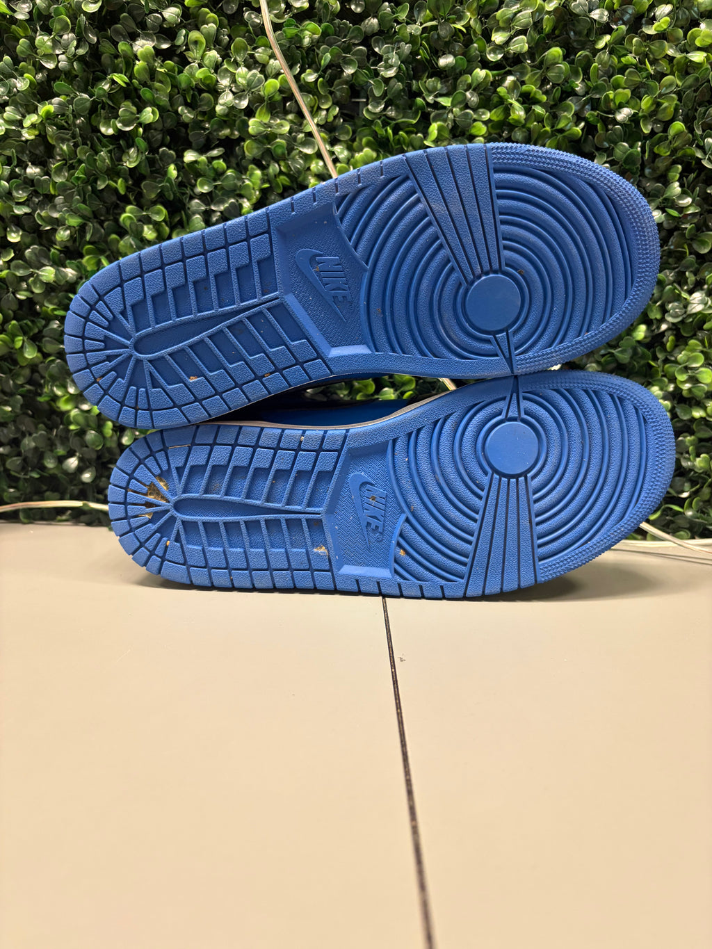 Jordan 1 Mid "Black Royal Blue" Size 10 Preowned (NO BOX)