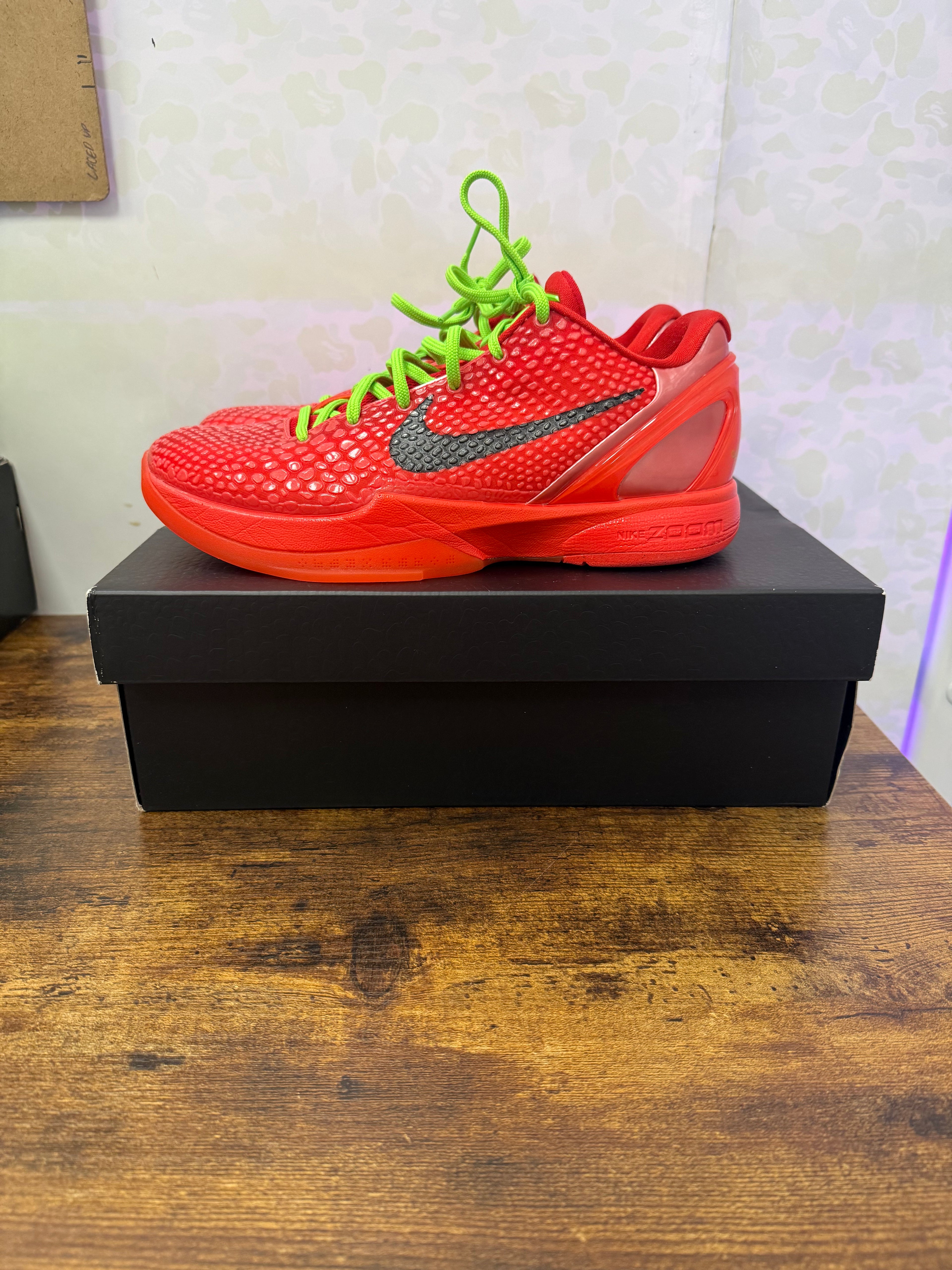 Nike Kobe 6 Protro “Reverse Grinch” Preowned Size 9