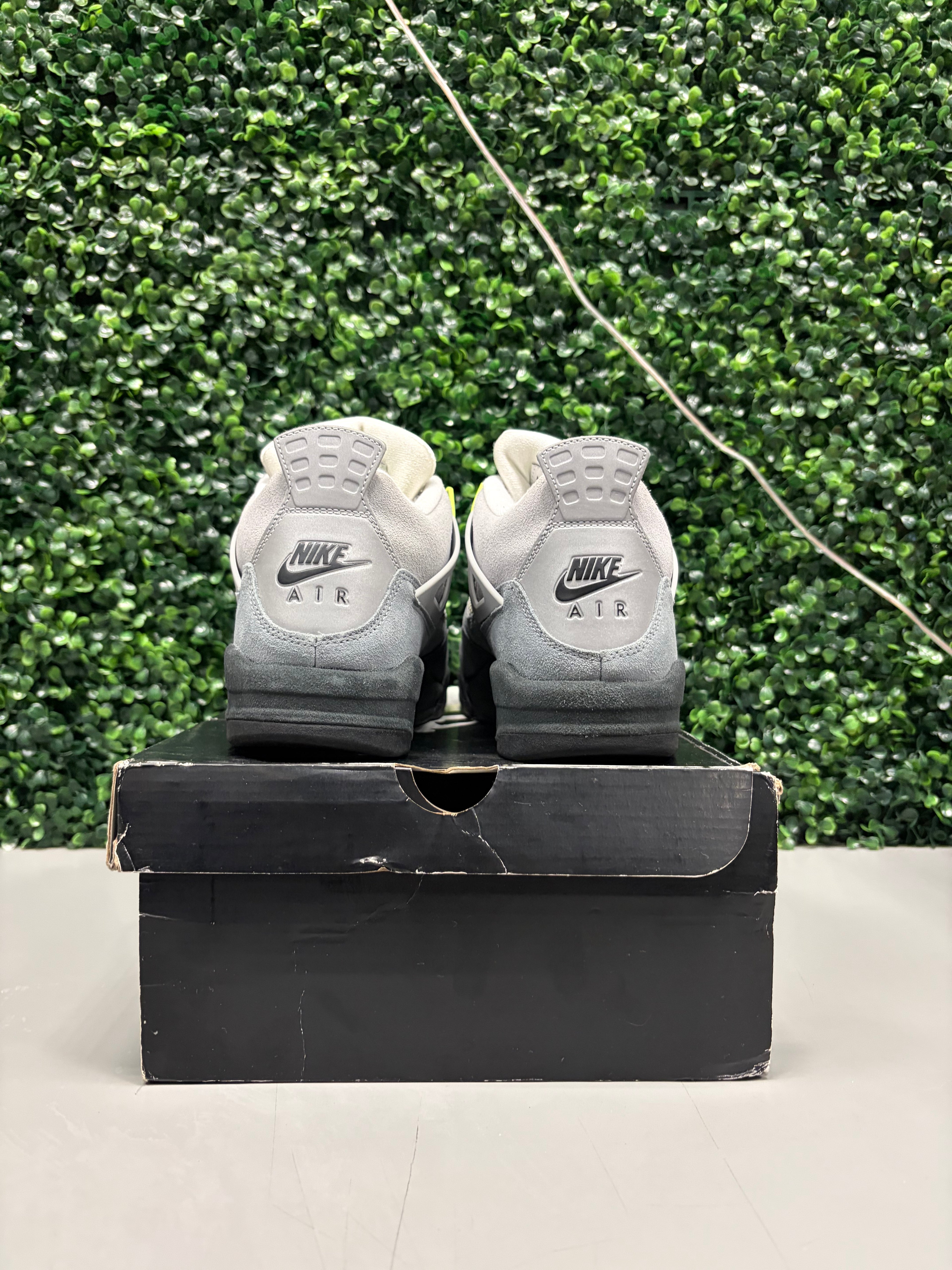 Jordan 4 "SE 95 Neon" Size 10 Preowned