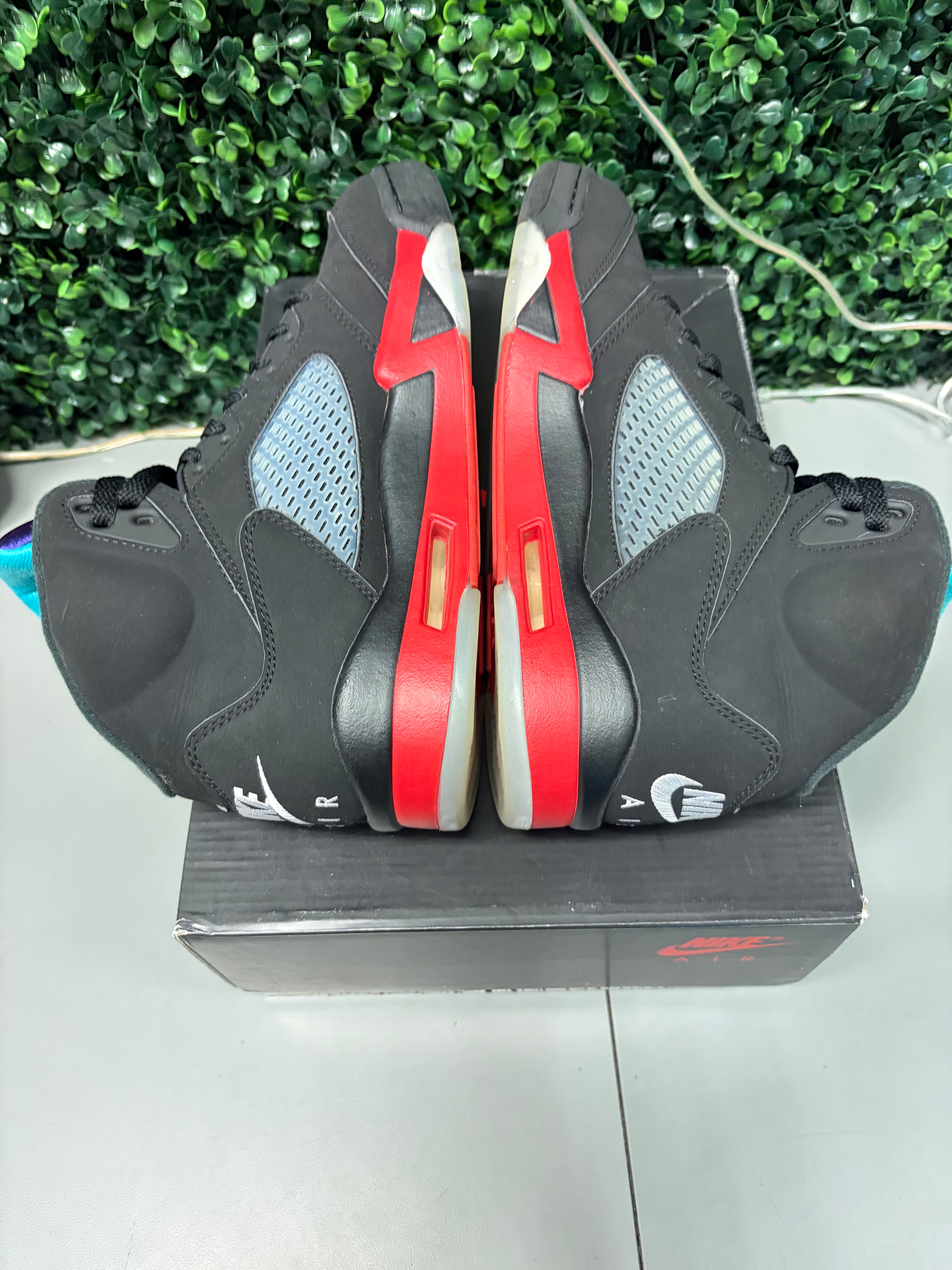 Jordan 5 Retro "Top 3" Size 9.5 Preowned