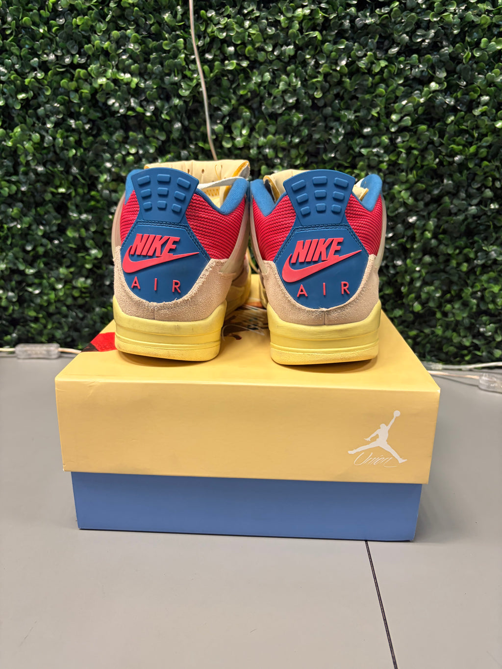 Jordan 4 Retro Union "Guava Ice"Size 10.5 Preowned