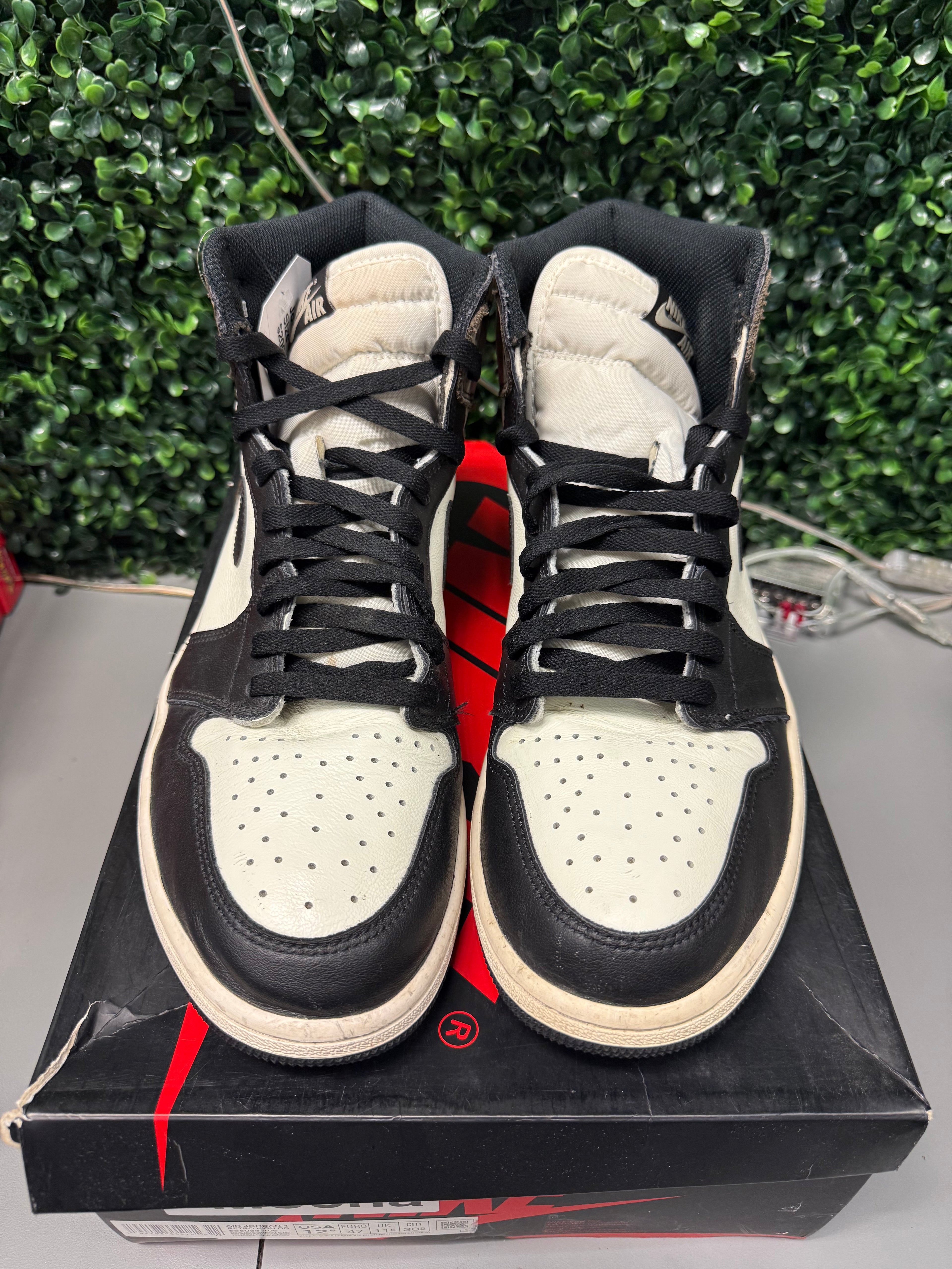 Jordan 1 High " Mocha" Size 12.5 Preowned