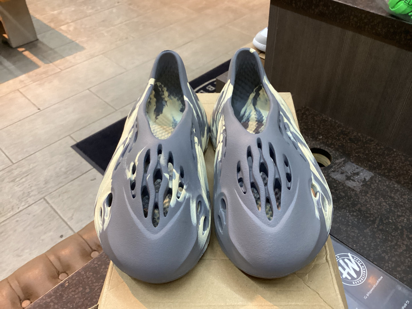 Yeezy Foam RNNR “MX Moon Grey” Size 5 Pre Owned