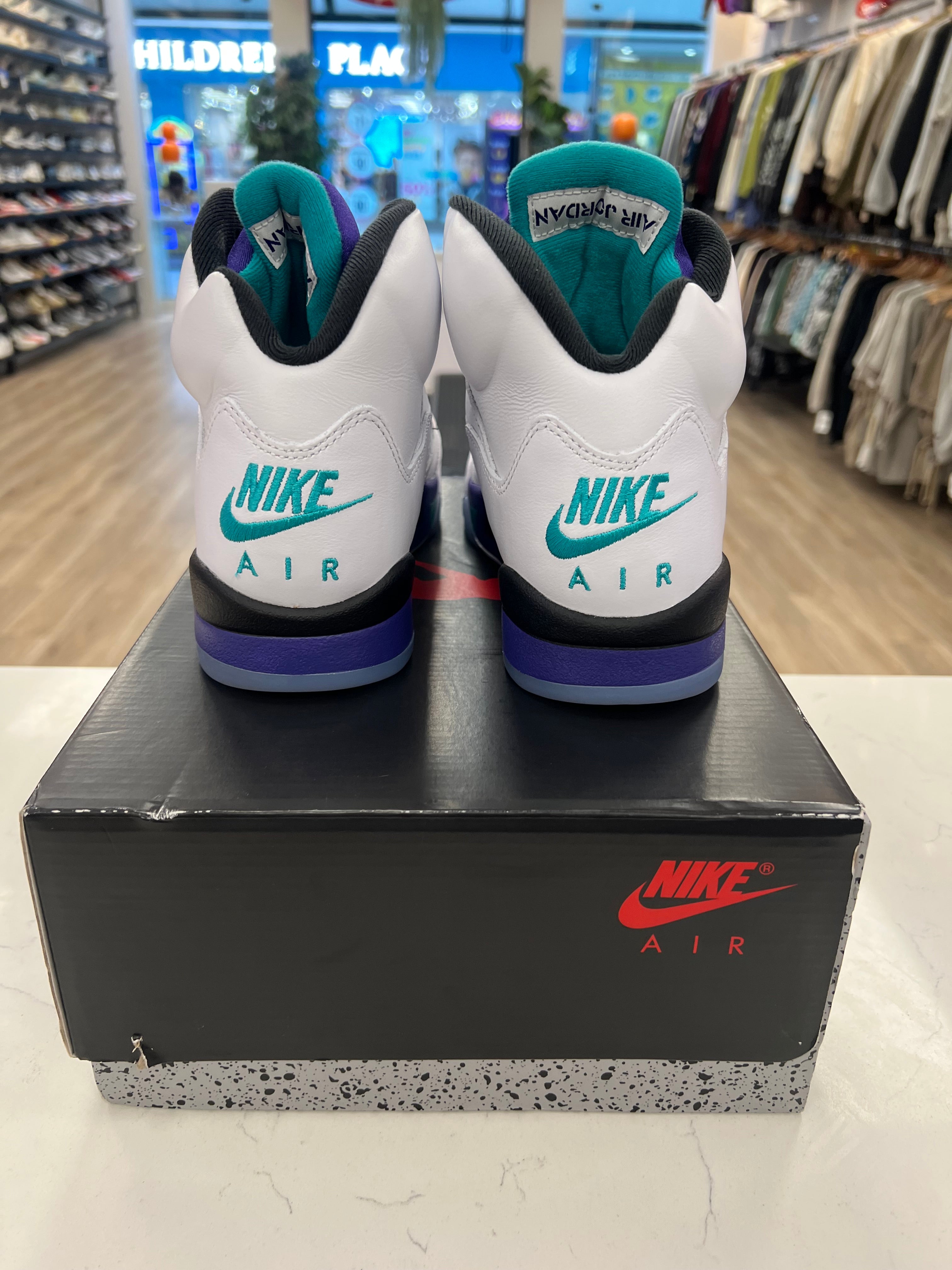 Jordan 5 Grape (2025) Size 8M preowned