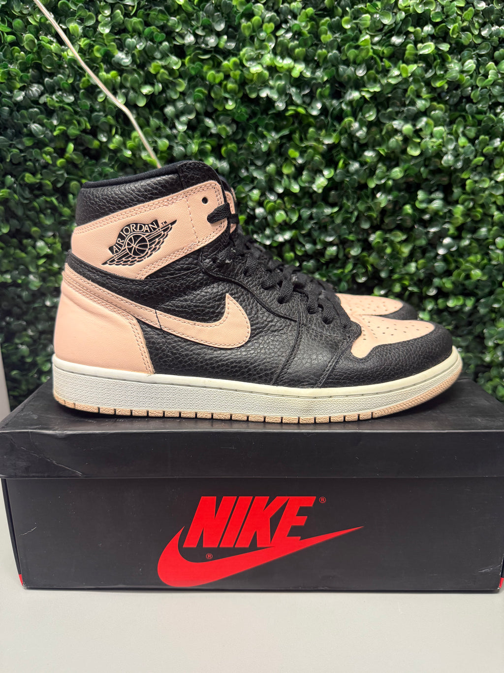 Jordan 1 High "Crimson" Size 9 Preowned