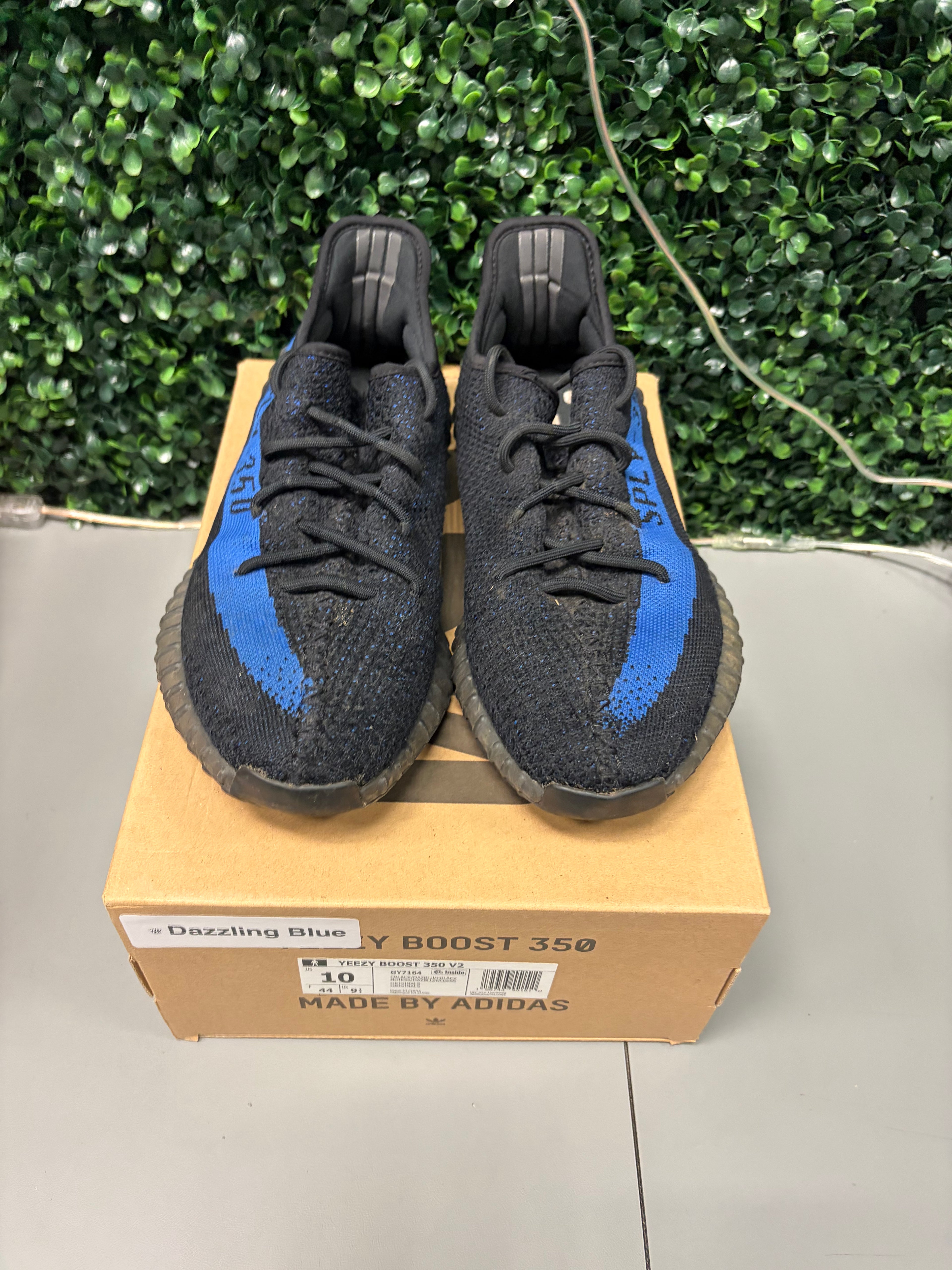 Yeezy Boost 350 V2 "Dazzling Blue" Size 10 Preowned
