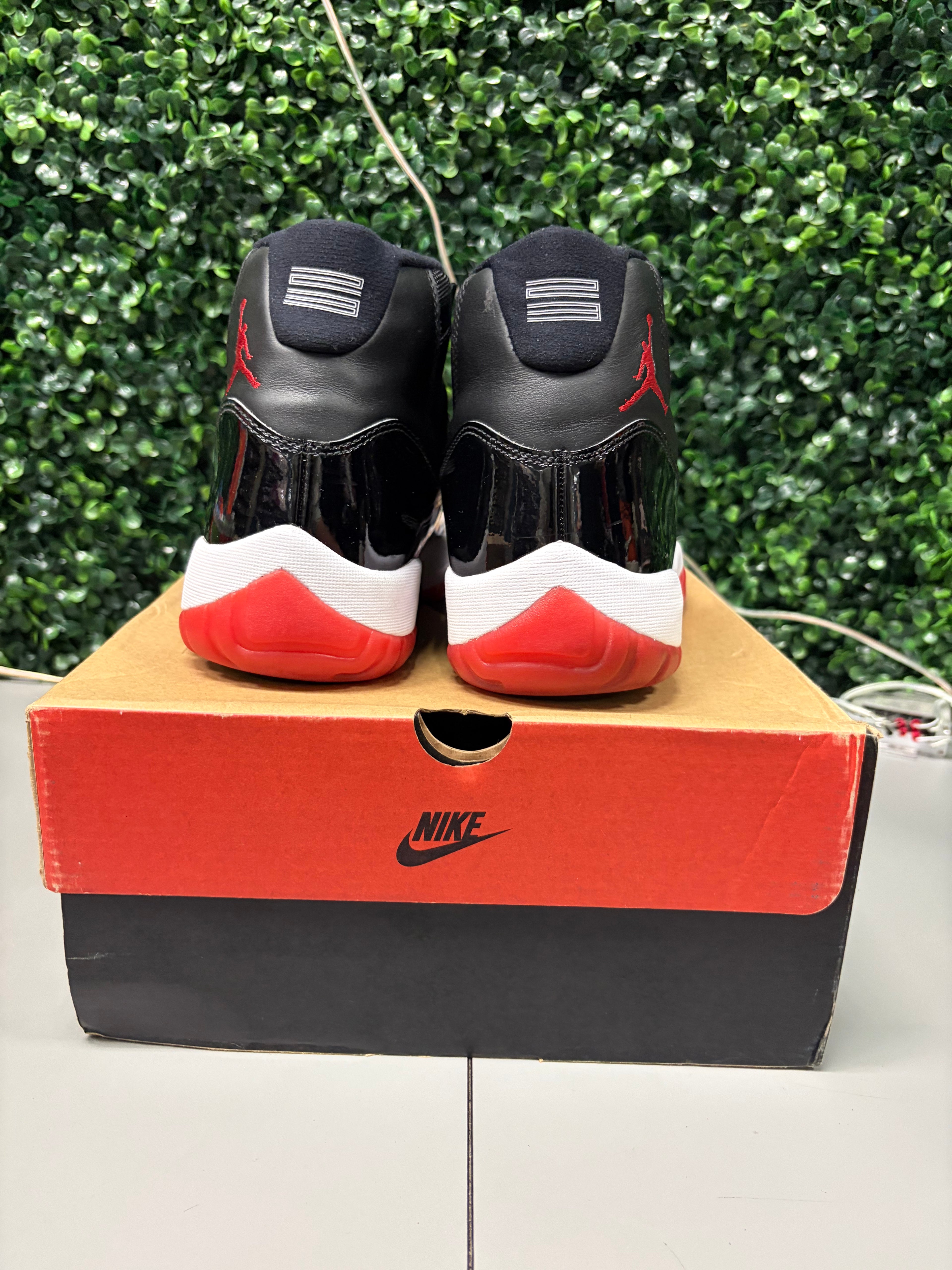 Jordan 11 Retro "Playoffs Bred" (2019) Size 12 Preowned