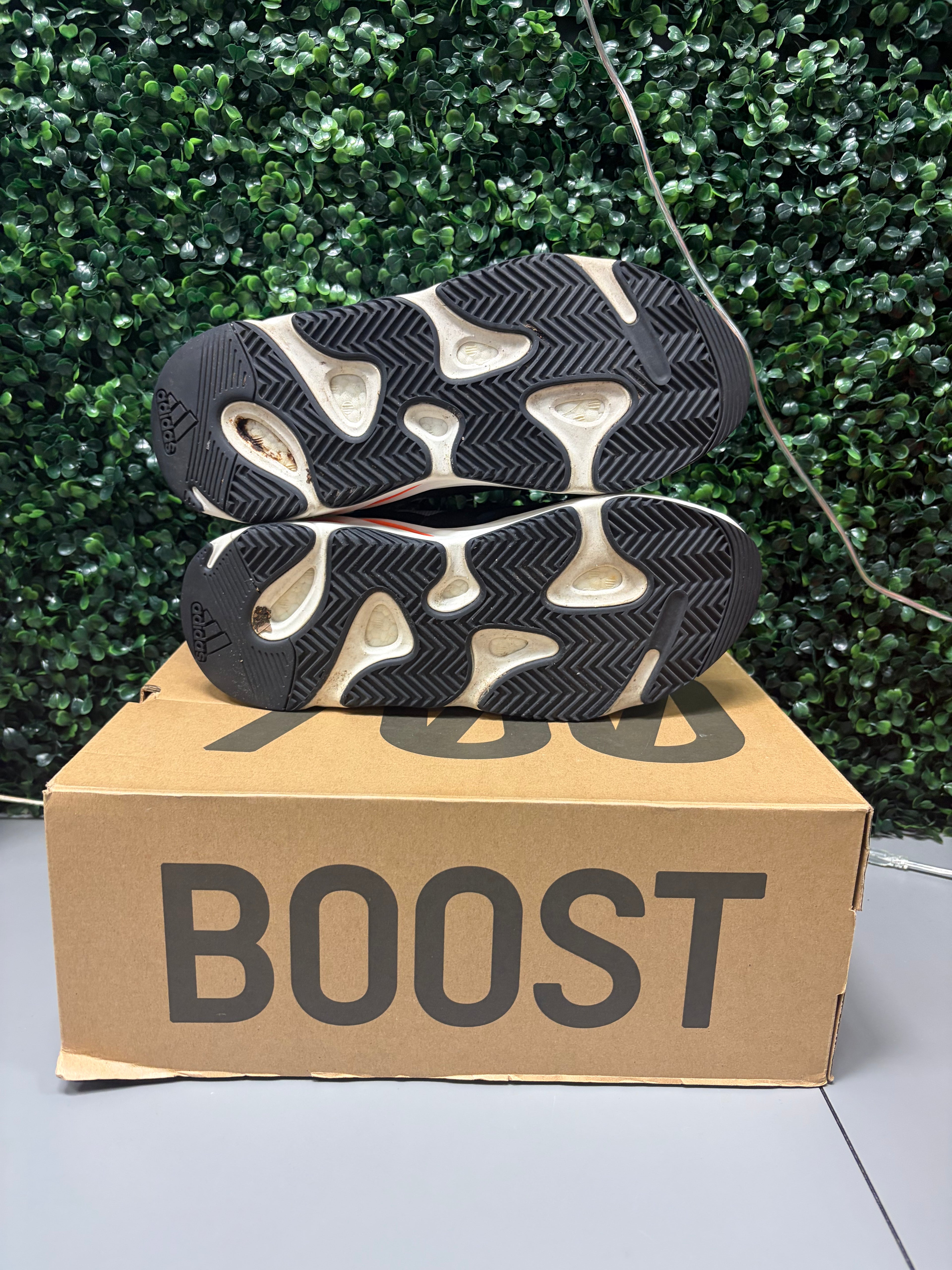 Yeezy Boost 700 "Wave Runner" Size 12 Preowned