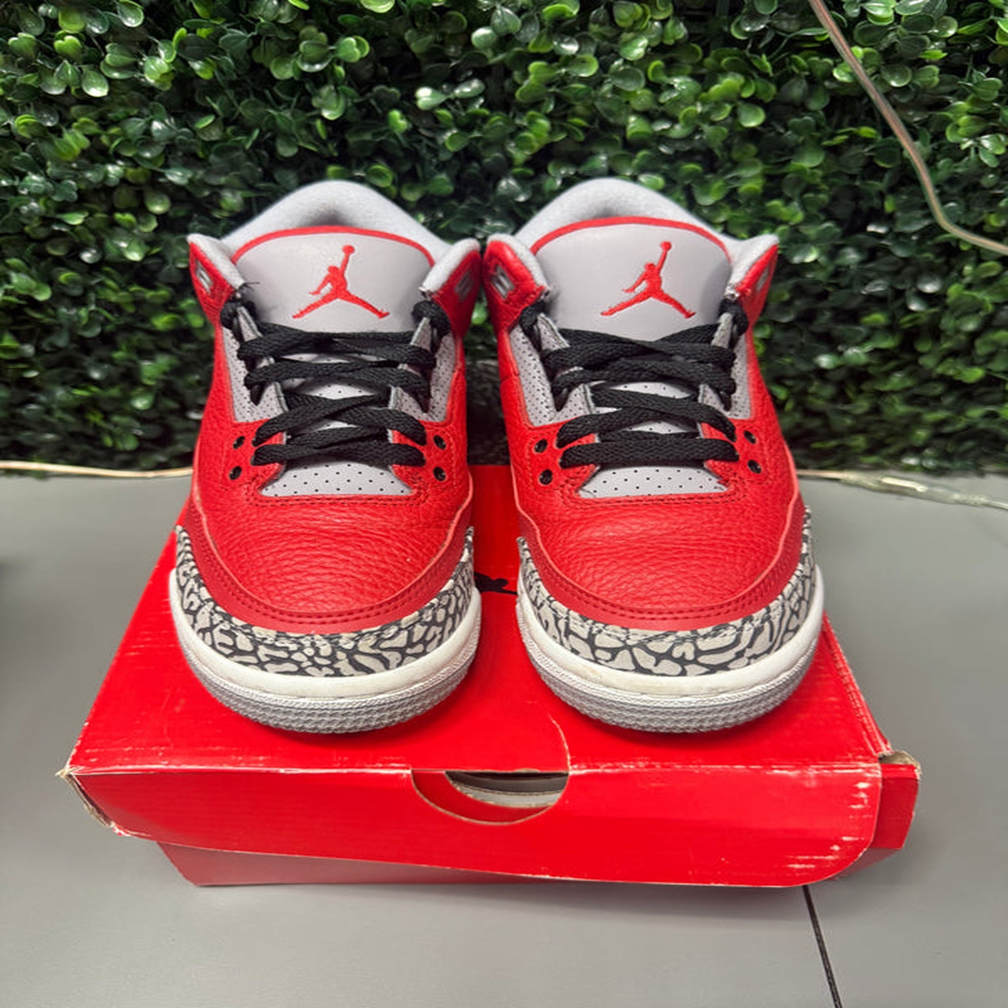 Jordan 3 "Fire Red SE" Size 5Y Preowned