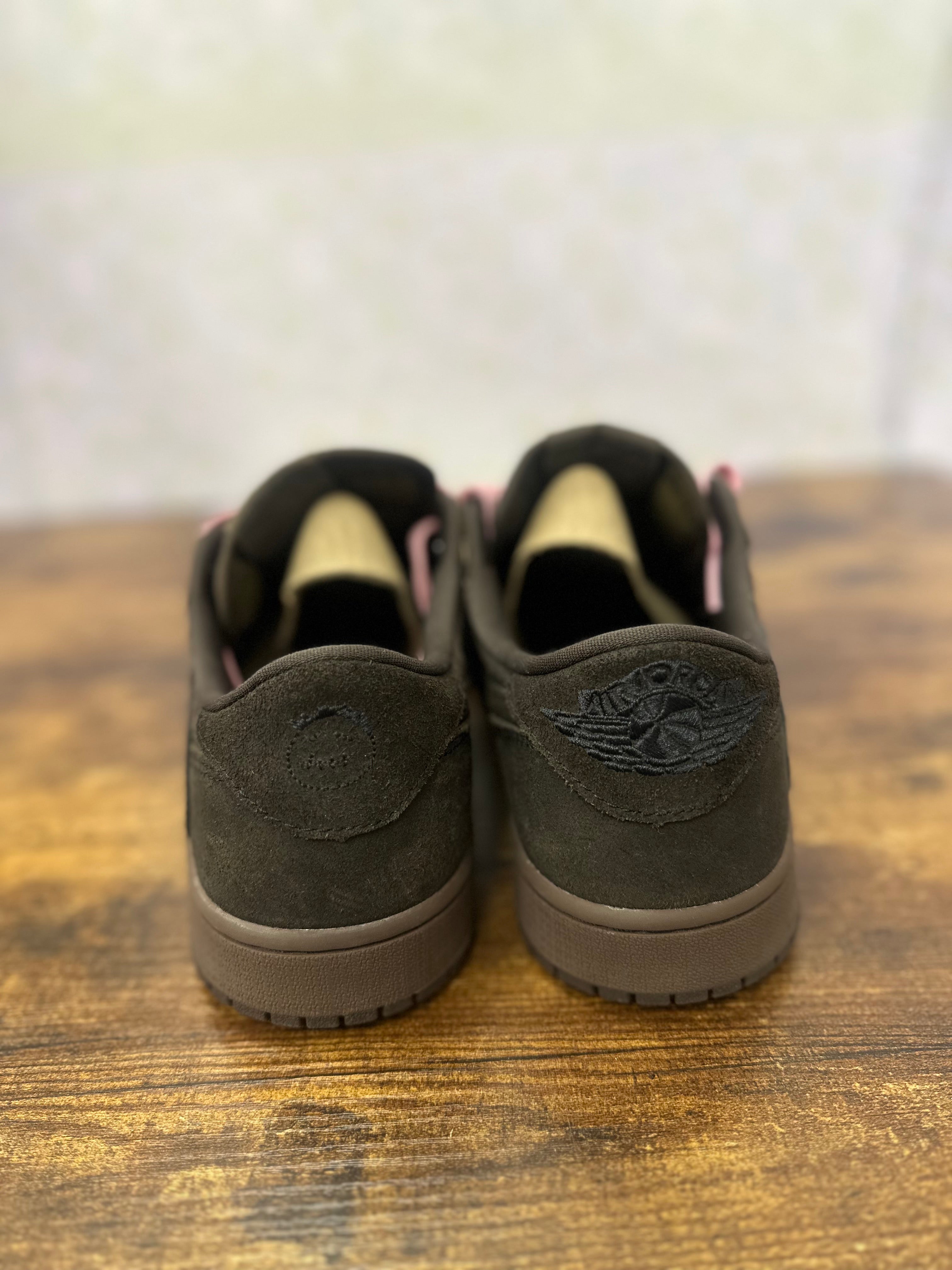 Jordan 1 Travis Scott “Velvet Brown” Size 10 Preowned