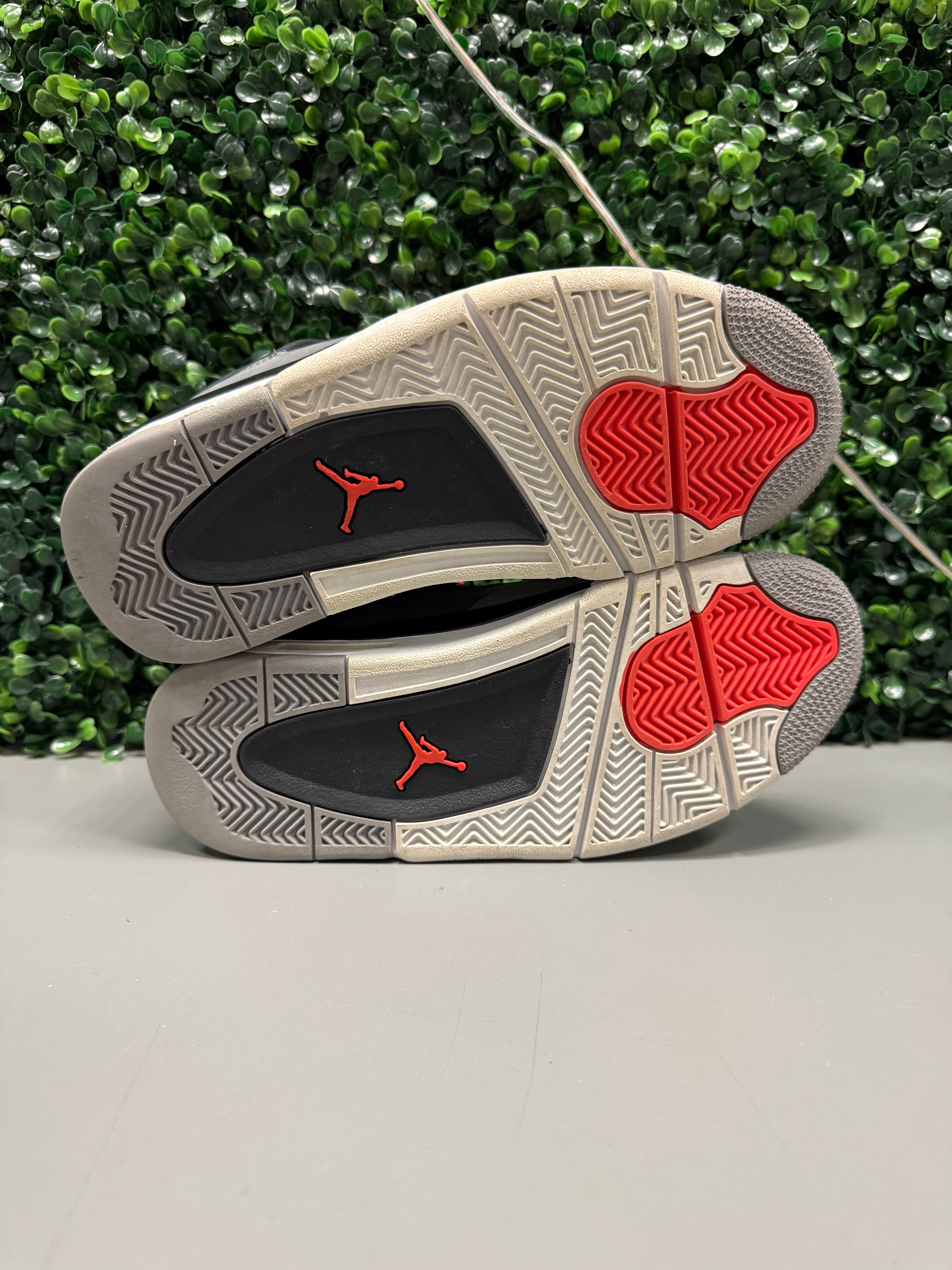 Jordan 4 "Infrared" Size 6Y Preowned