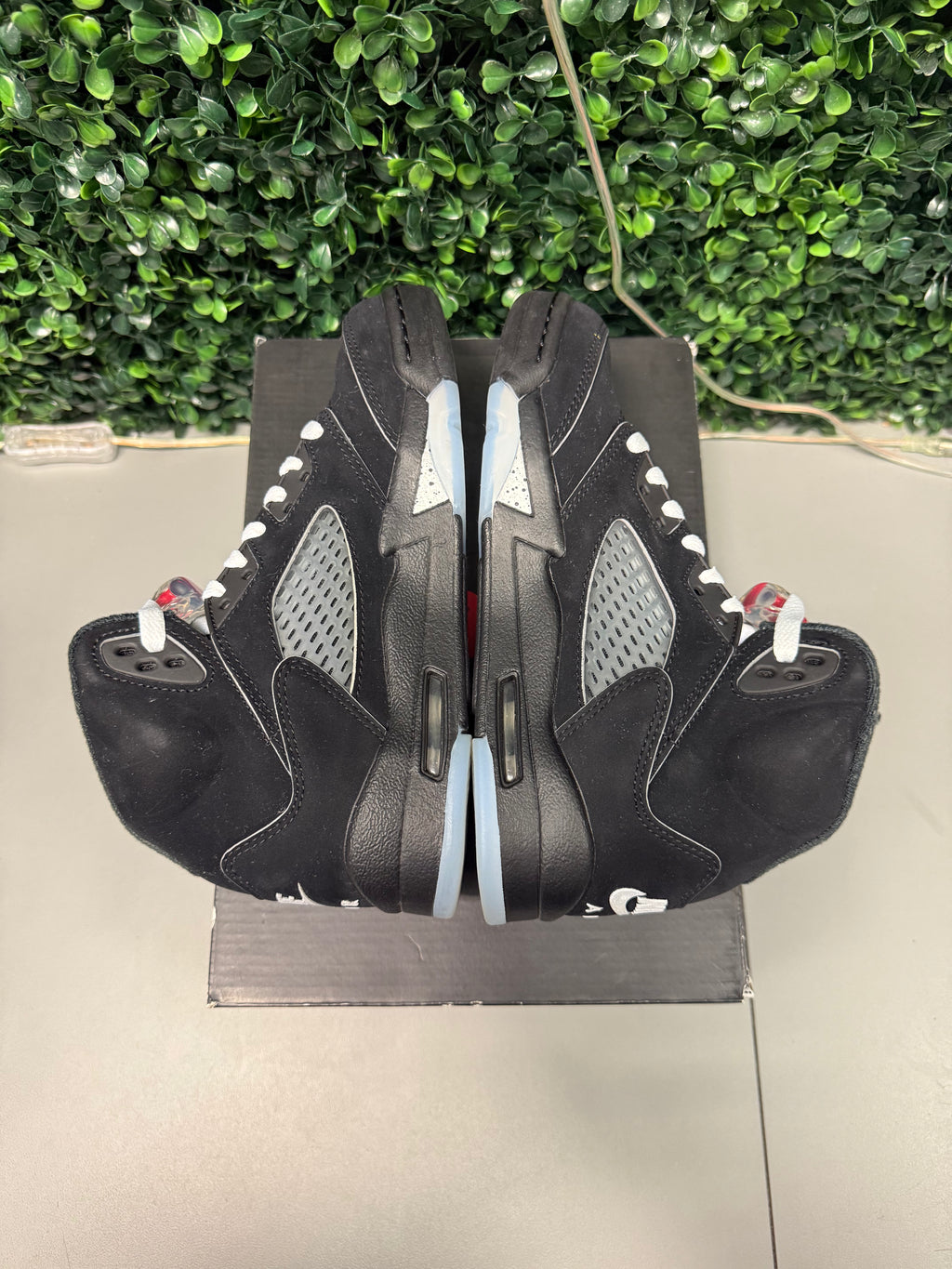 Jordan 5 "Metallic Reimagined" Size 4Y Preowned