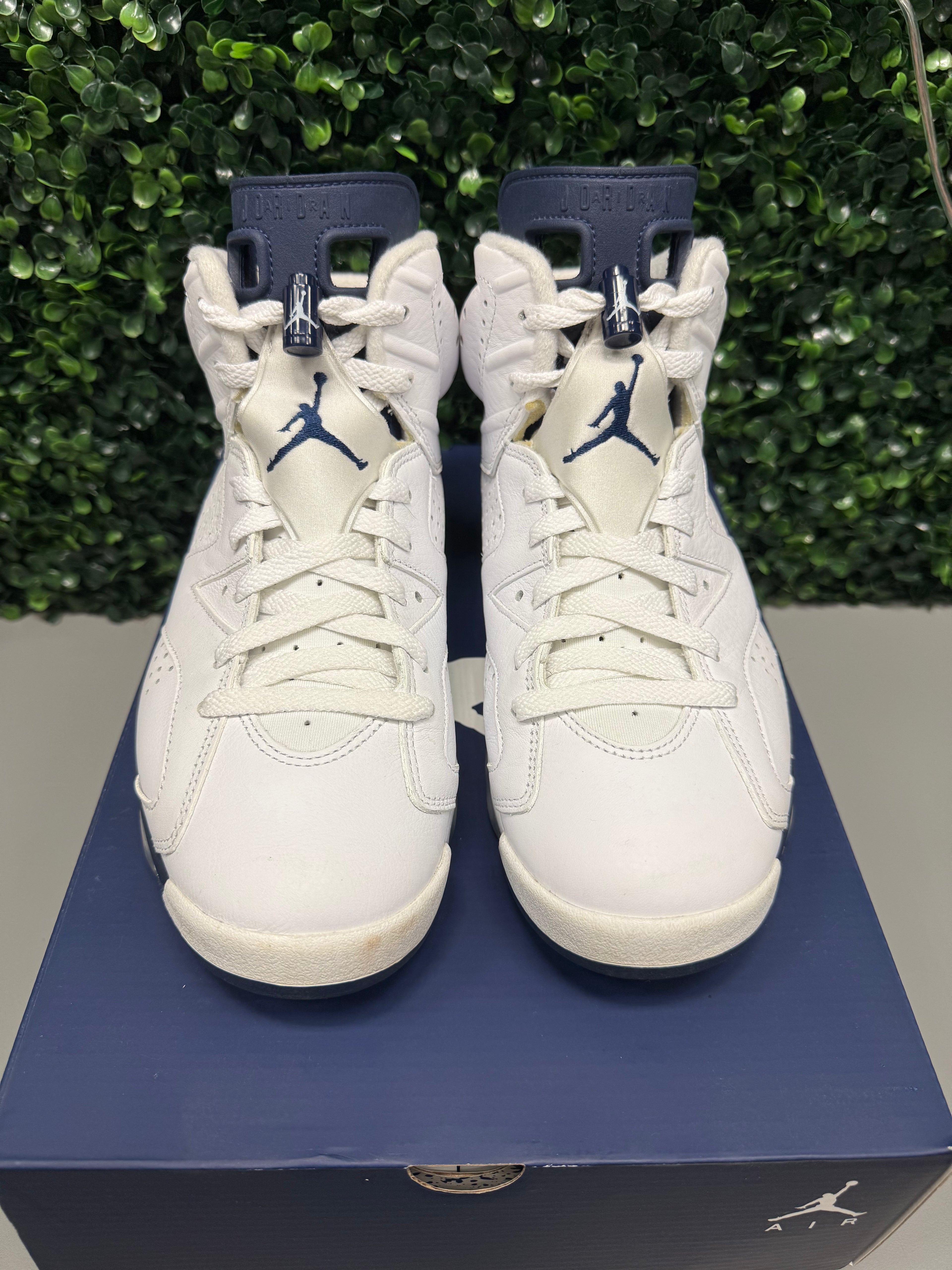 Jordan 6 "Midnight Navy" Size 8.5 Preowned
