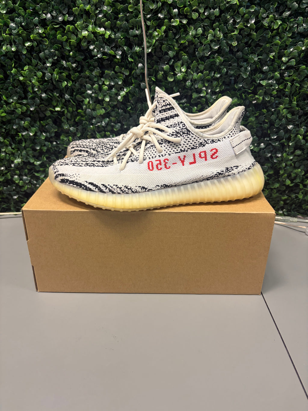 Adidas Yeezy Boost 350 V2 "Zebra" Size 11 Preowned