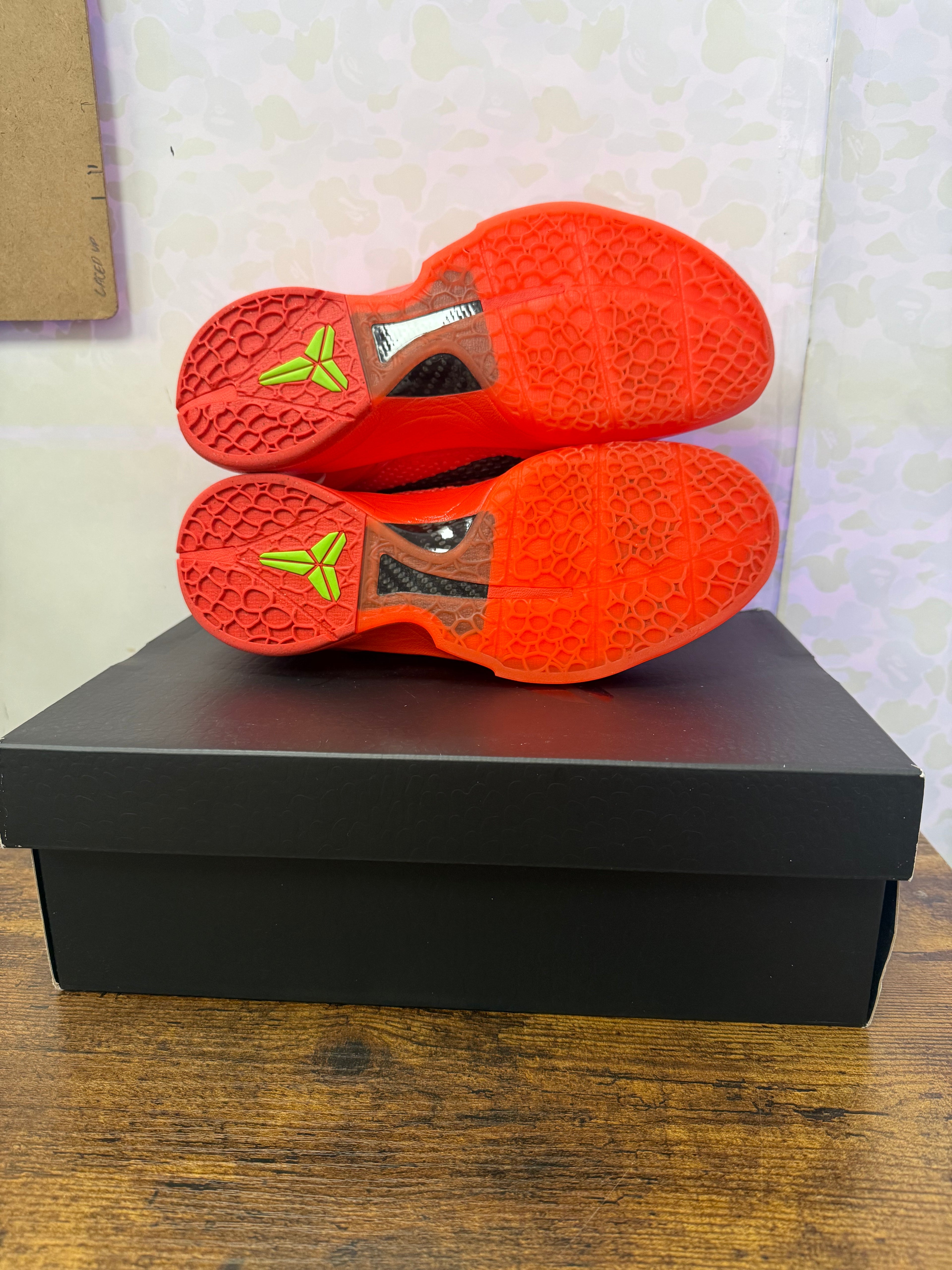 Nike Kobe 6 Protro “Reverse Grinch” Preowned Size 9
