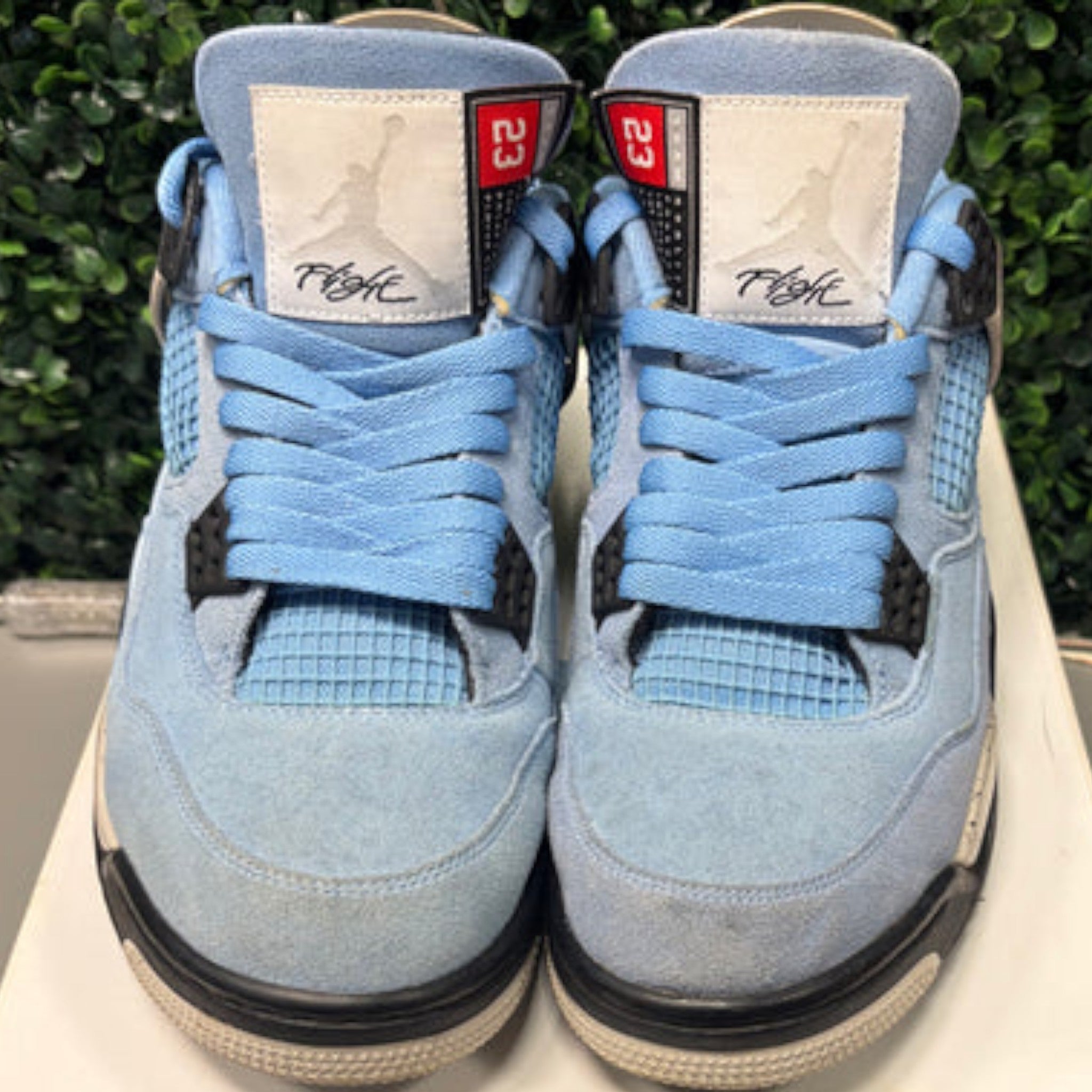 Jordan 4 Retro "University Blue" Size 10 Preowned