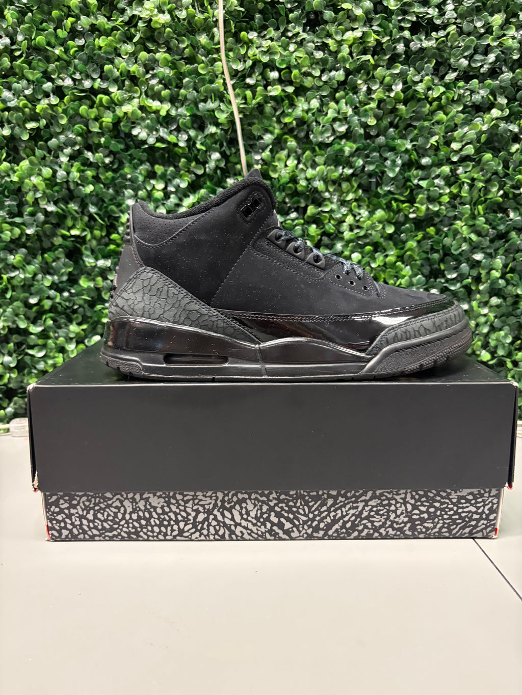 Jordan 3 Retro "Black Cat" Size 9.5 Preowned