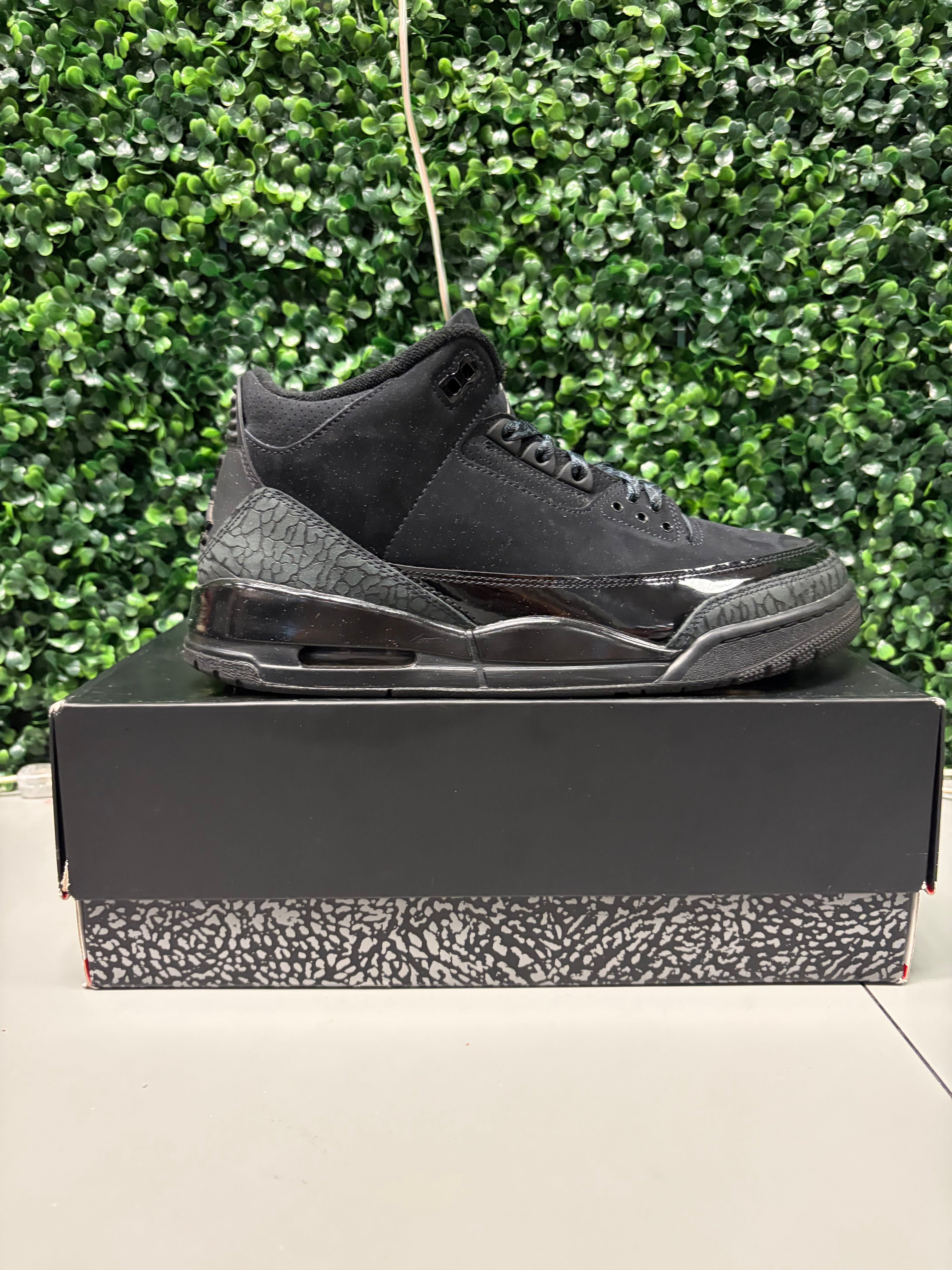 Jordan 3 Retro "Black Cat" Size 9.5 Preowned