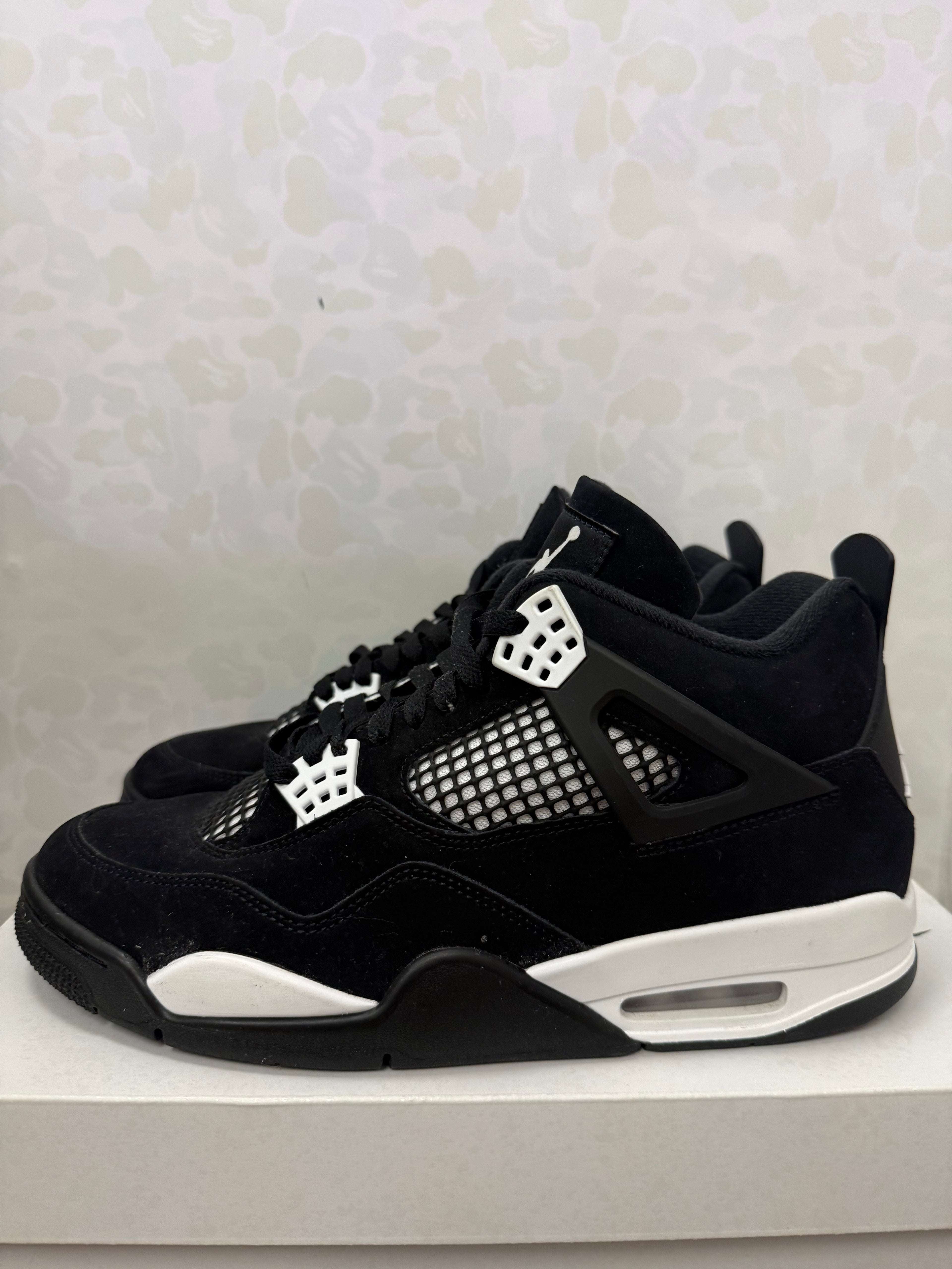 Jordan 4 “White Thunder” Size 10 Preowned
