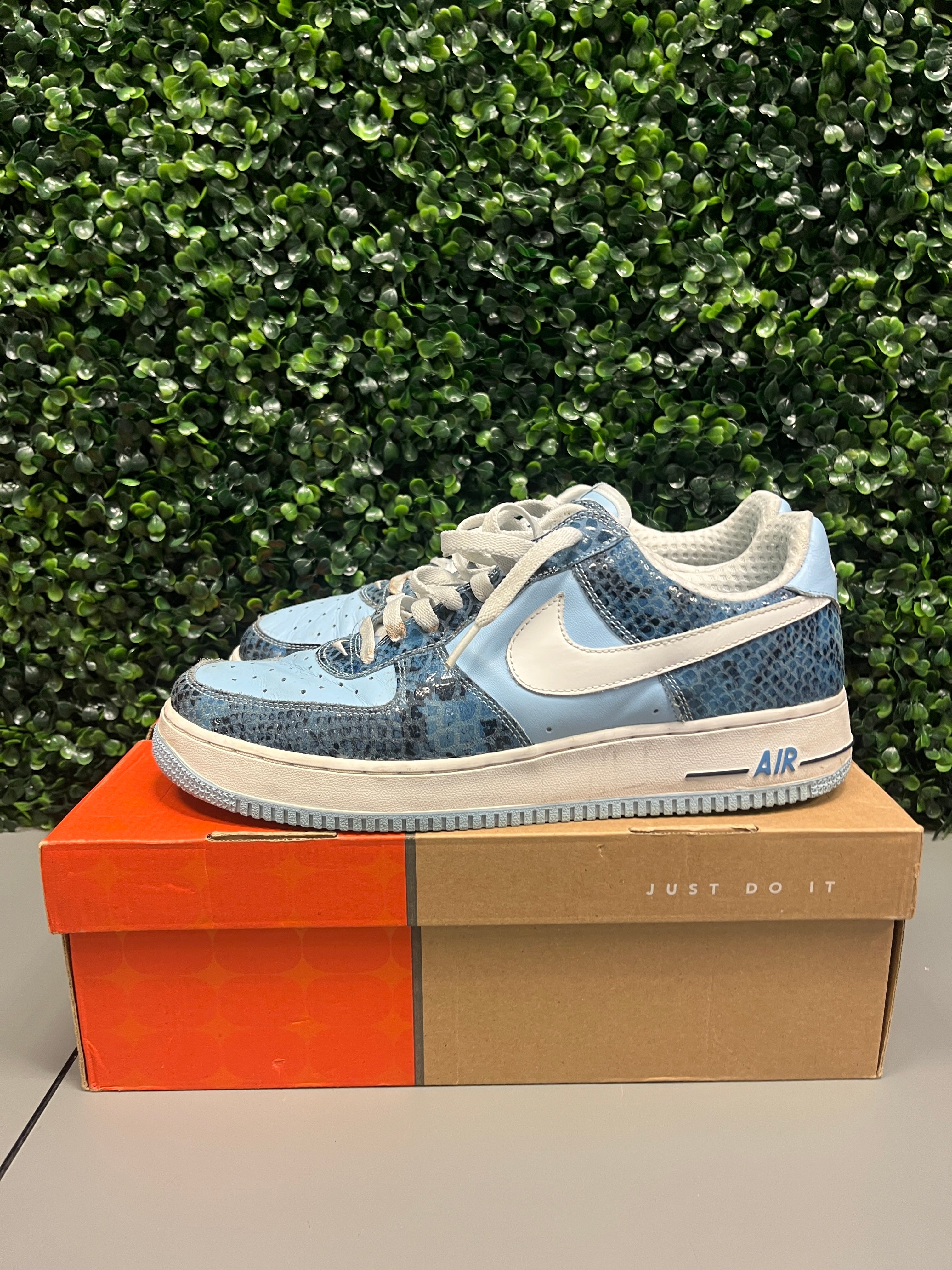 Nike Air Force 1 Low "Snakeskin Blue" Size 12W / 10.5M Preowned