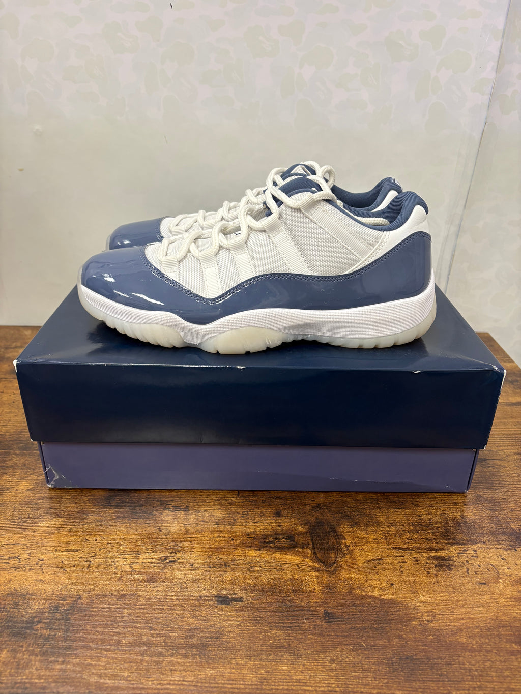 Jordan 11 “Diffused Blue” Preowned Size 9.5
