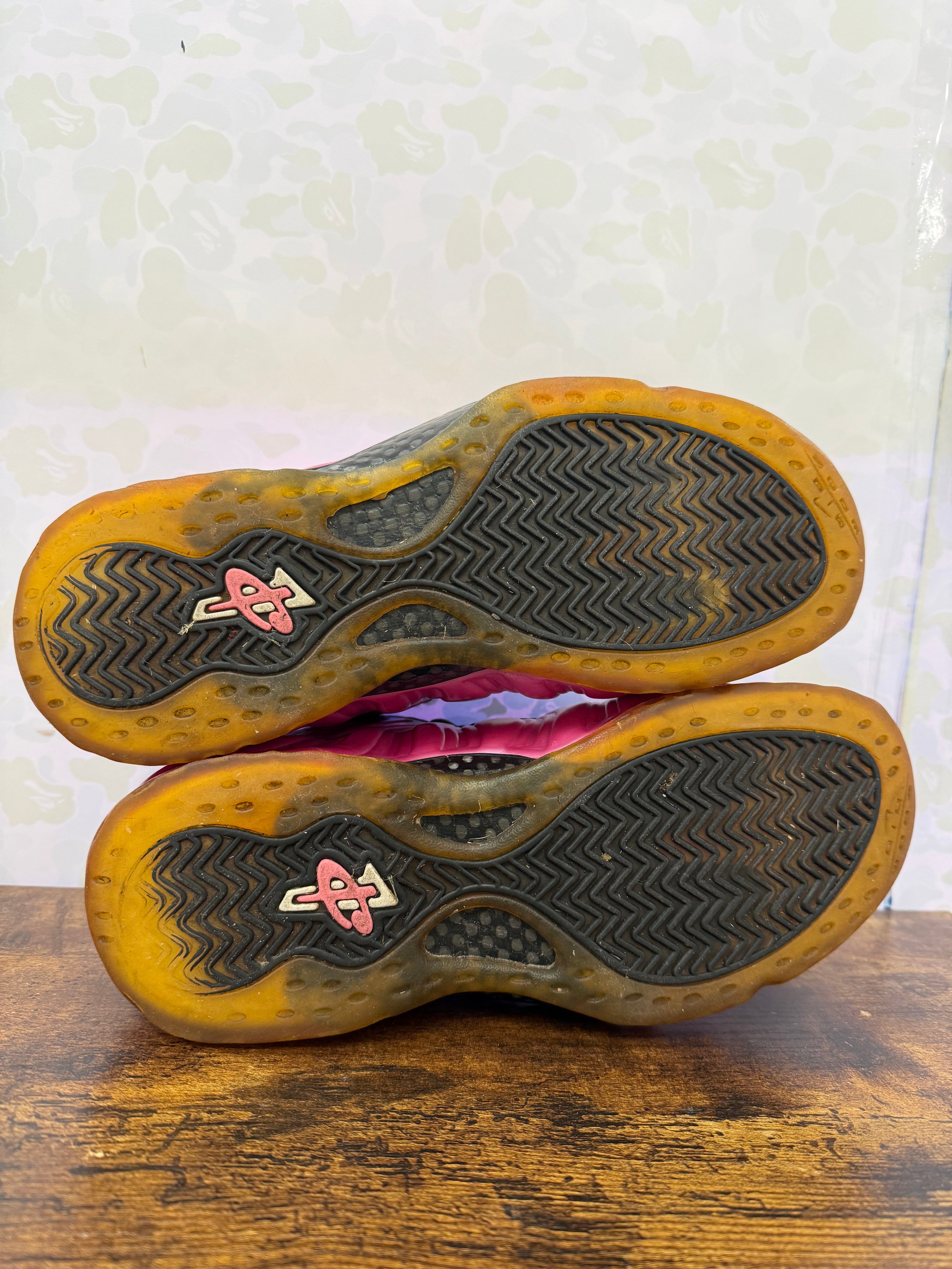 Nike Foamposite “ Pearlized Pink” Size 9 Preowned