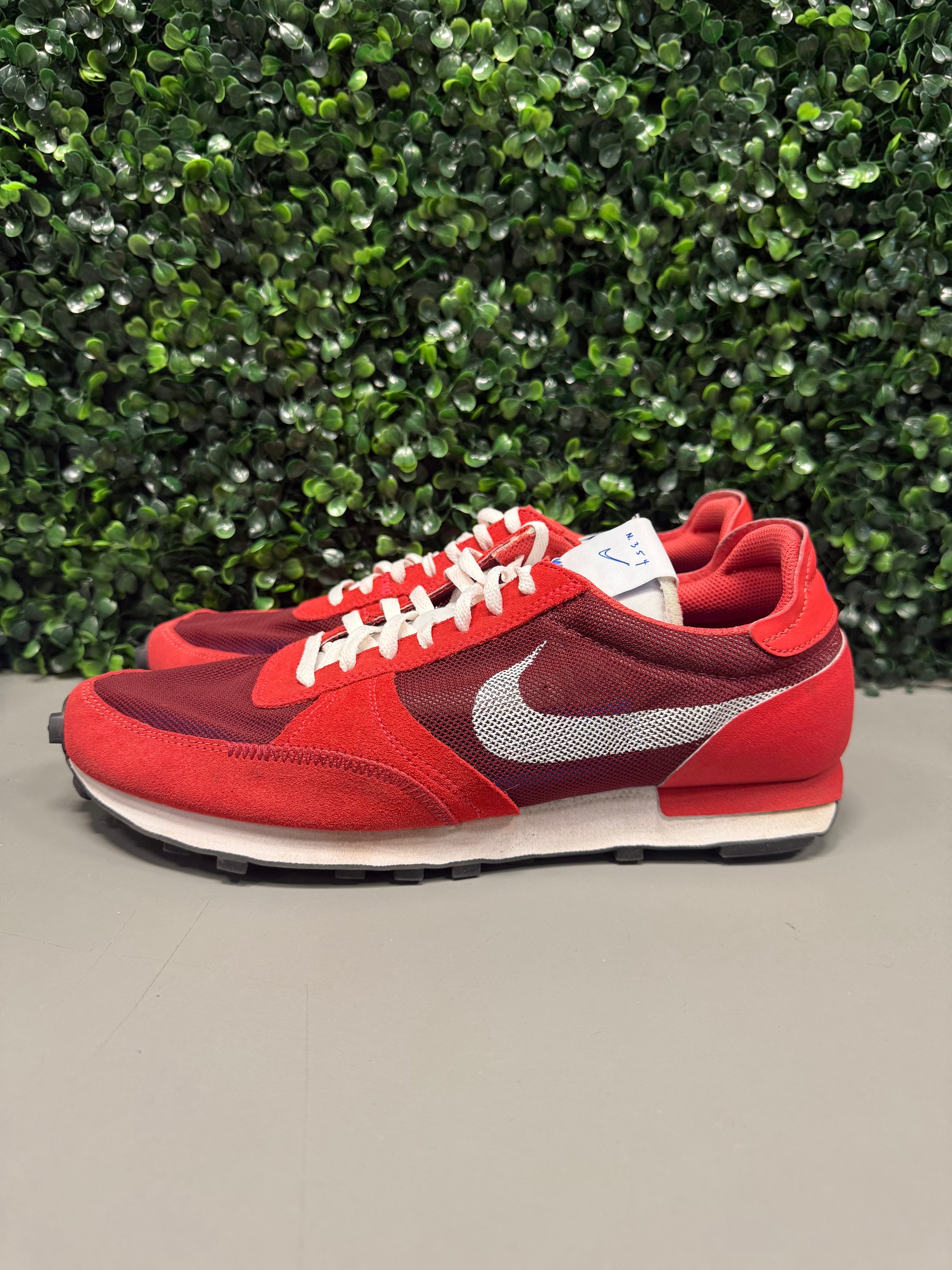 Nike Daybreak Type "Team Red" Size 11 Pre Owned