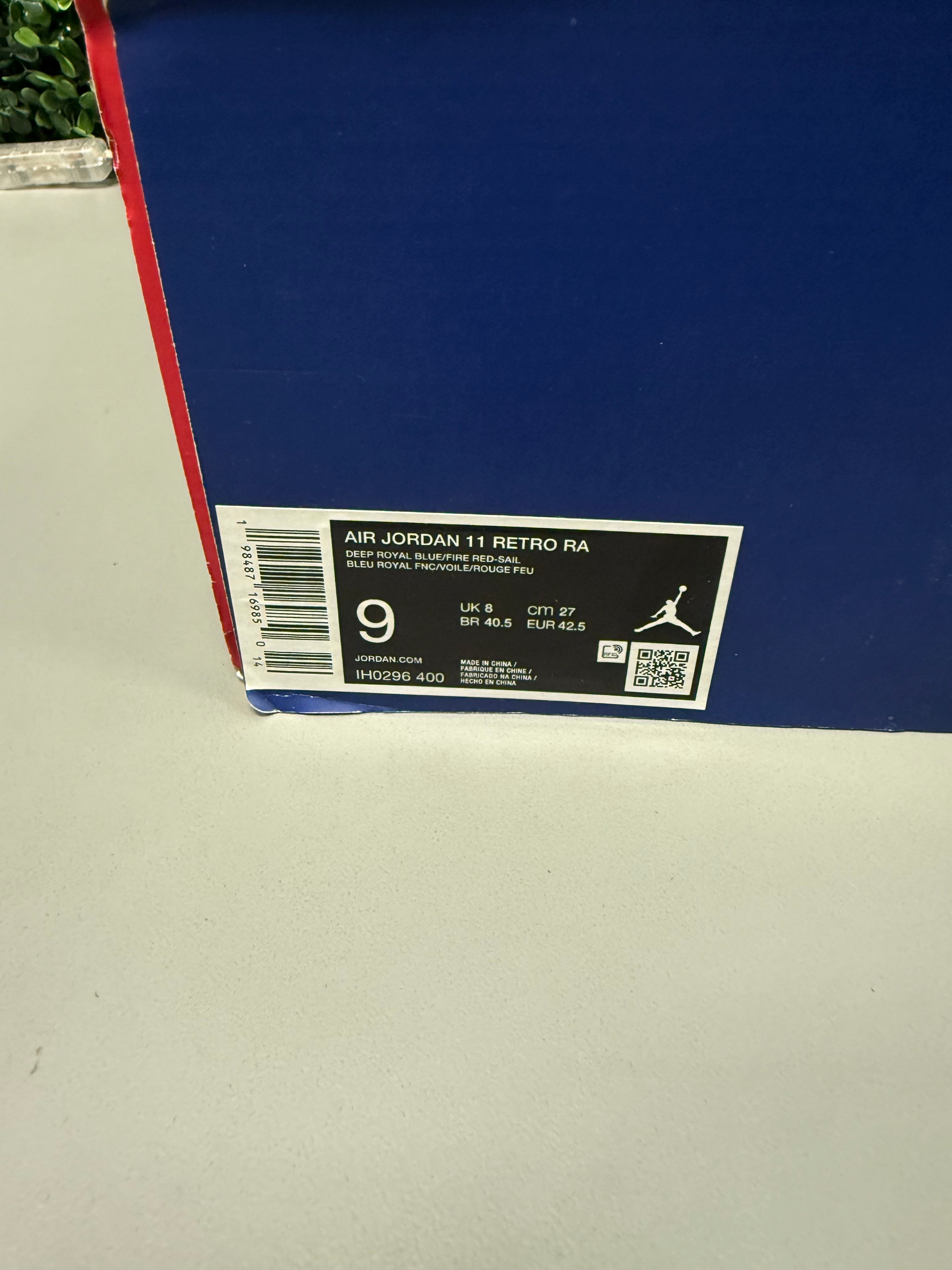 Jordan 11 Retro "Rare Air" Size 9 Preowned