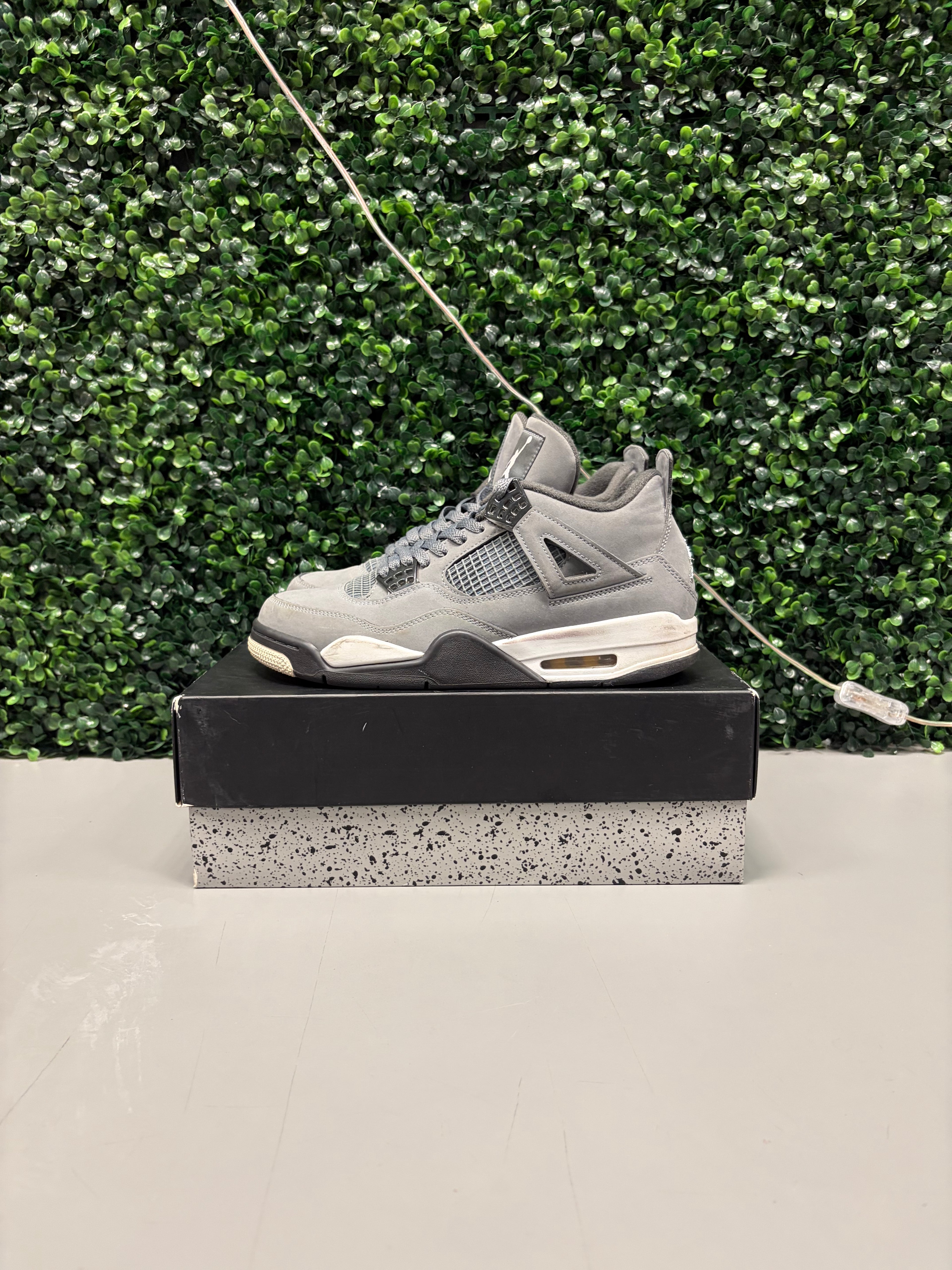 Jordan 4 Retro "Cool Grey" Size 9 Preowned